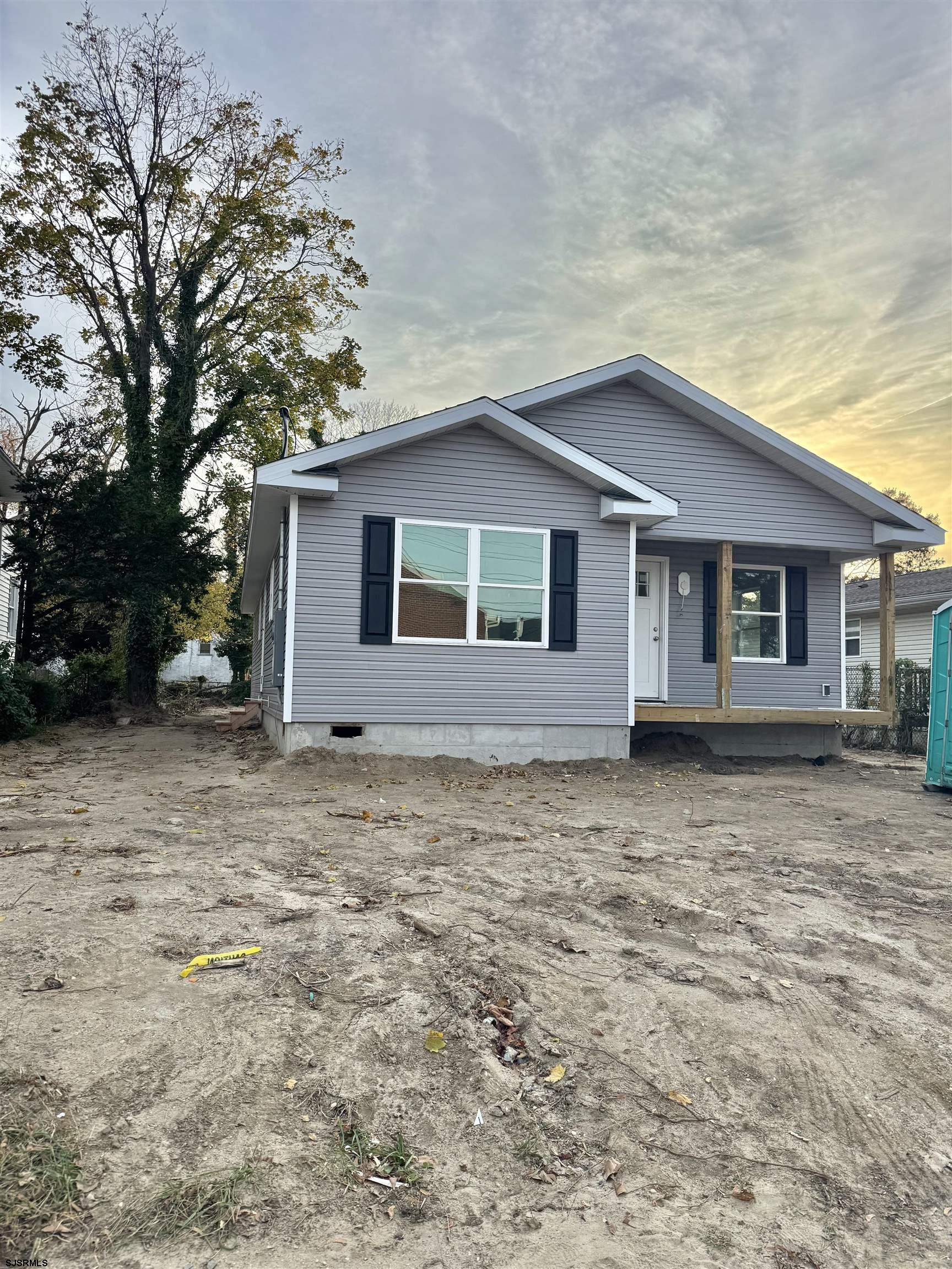 325 W Wright Street - Picture 2