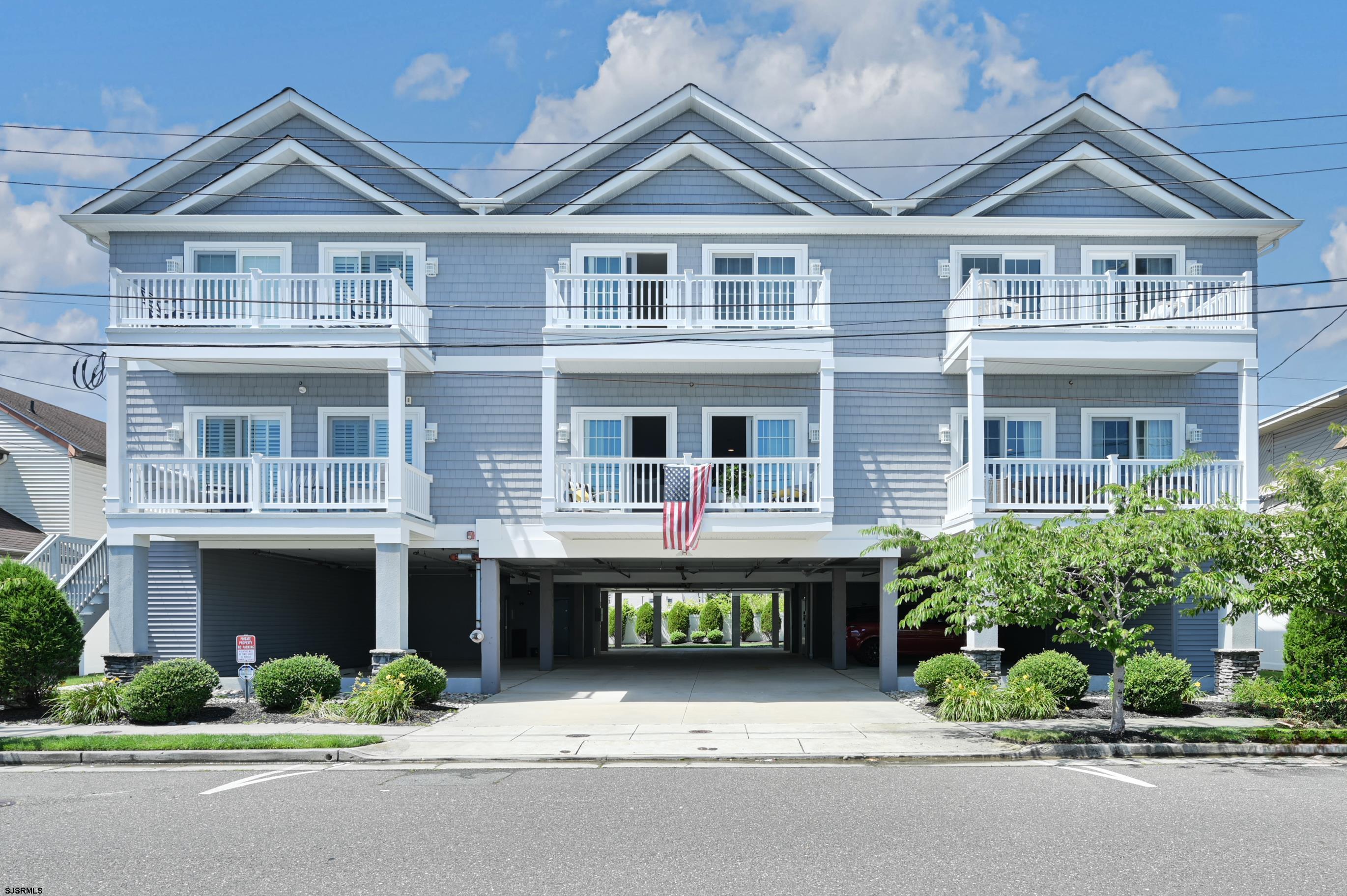 210 N Madison Avenue - Picture 1