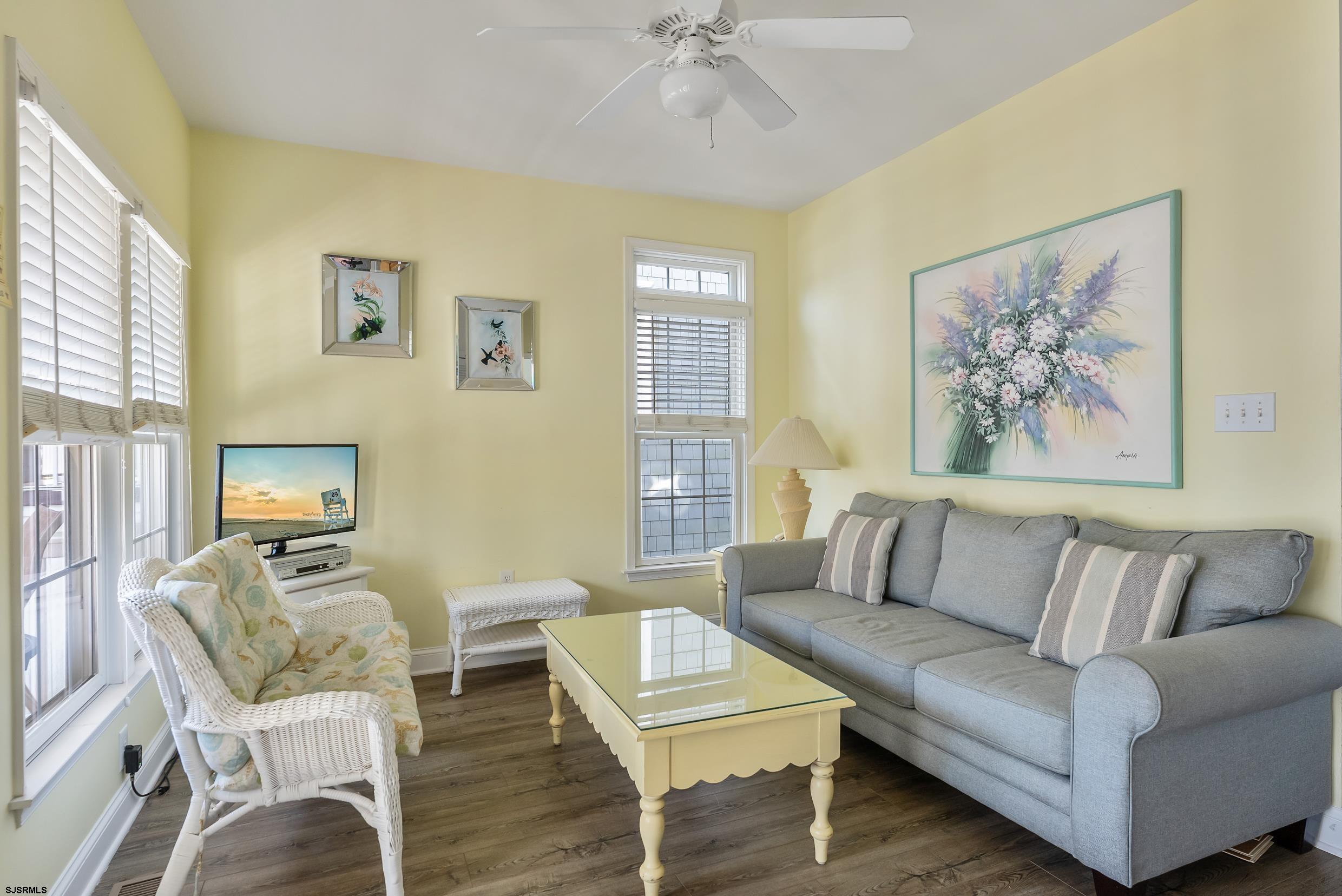 4550 Asbury Avenue - Picture 