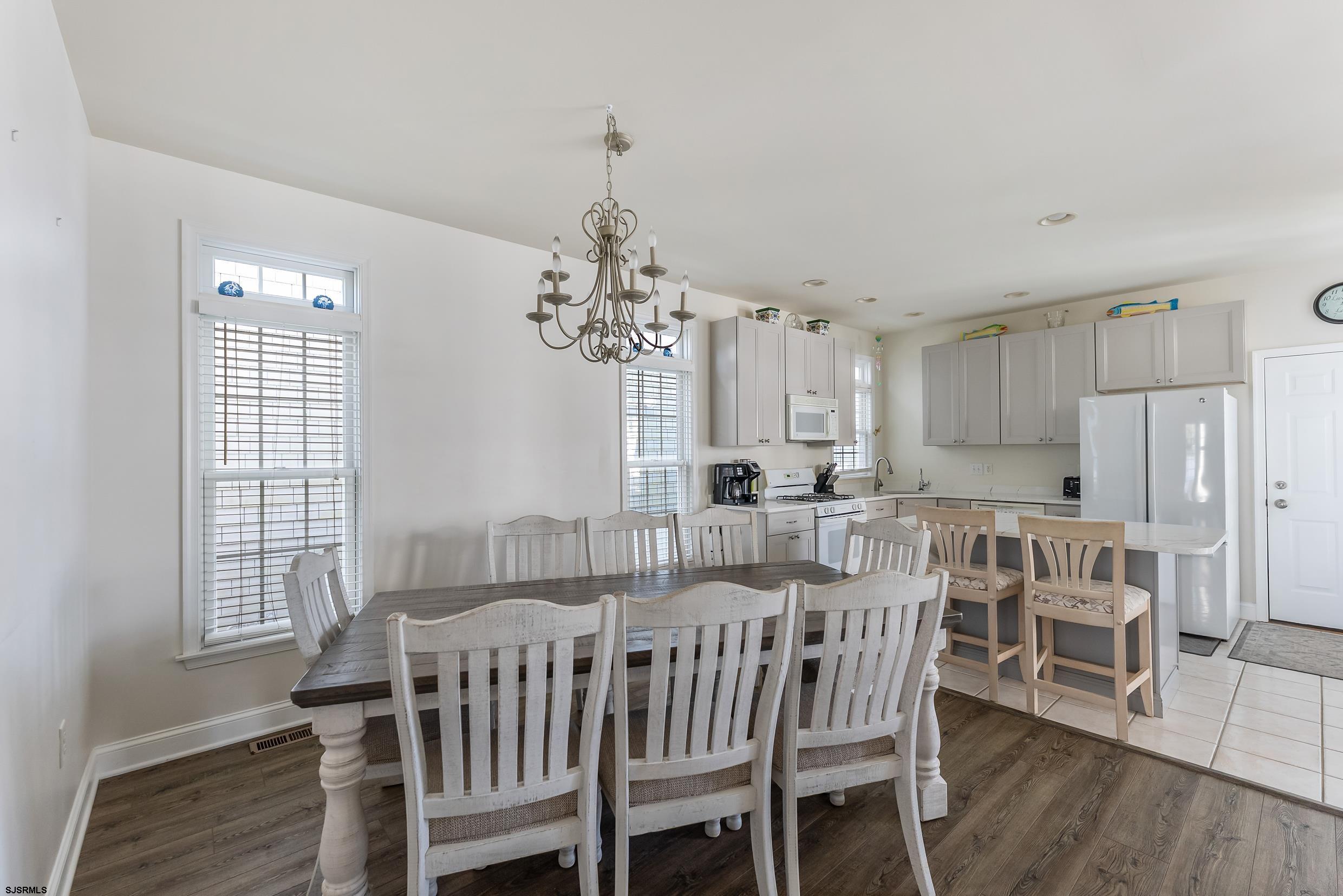 4550 Asbury Avenue - Picture 