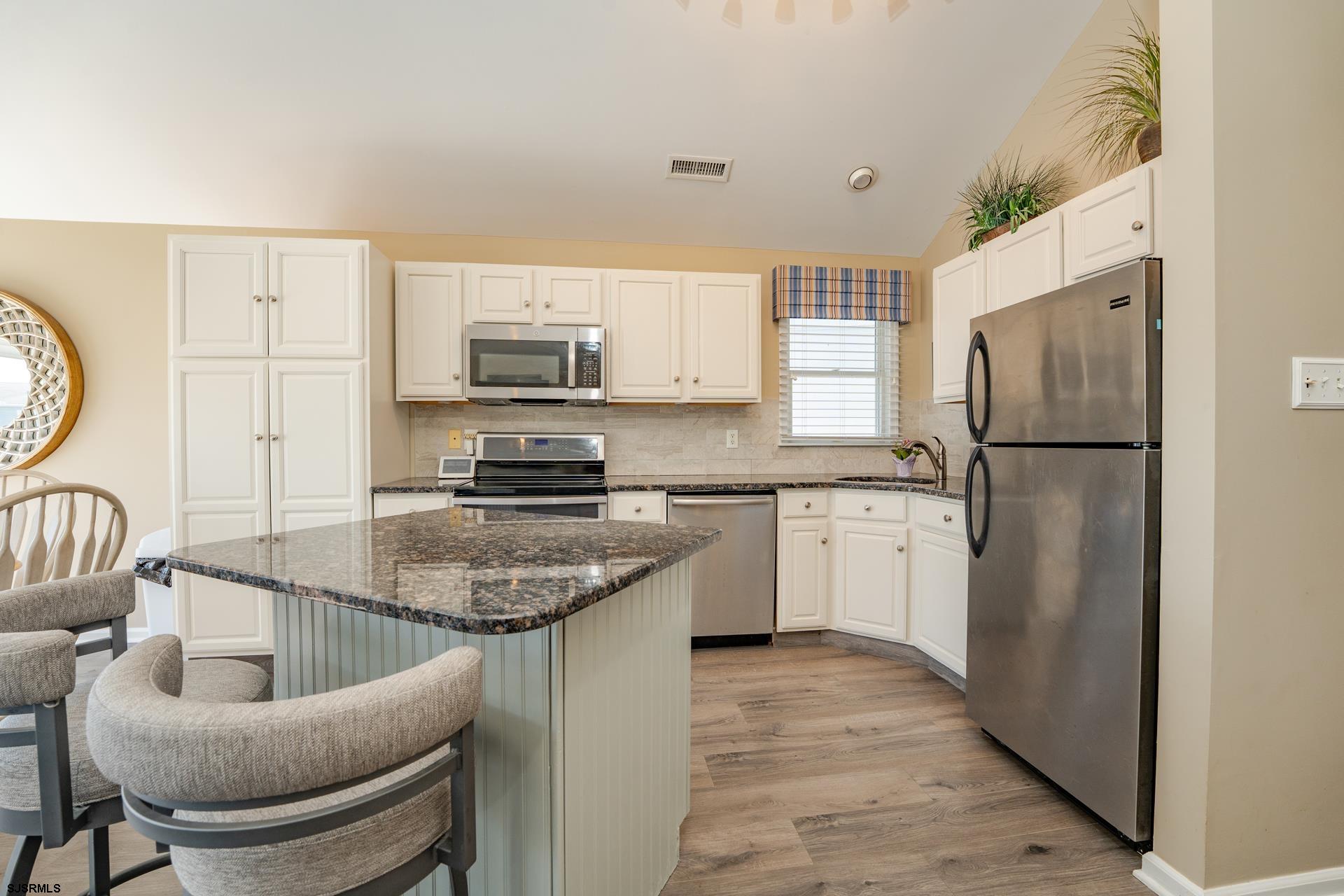 3135 Central Avenue - Picture 7