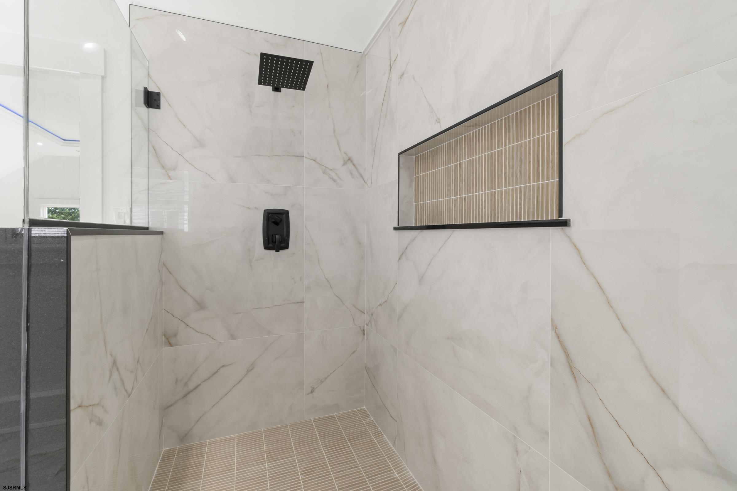 811 N Burghley Avenue