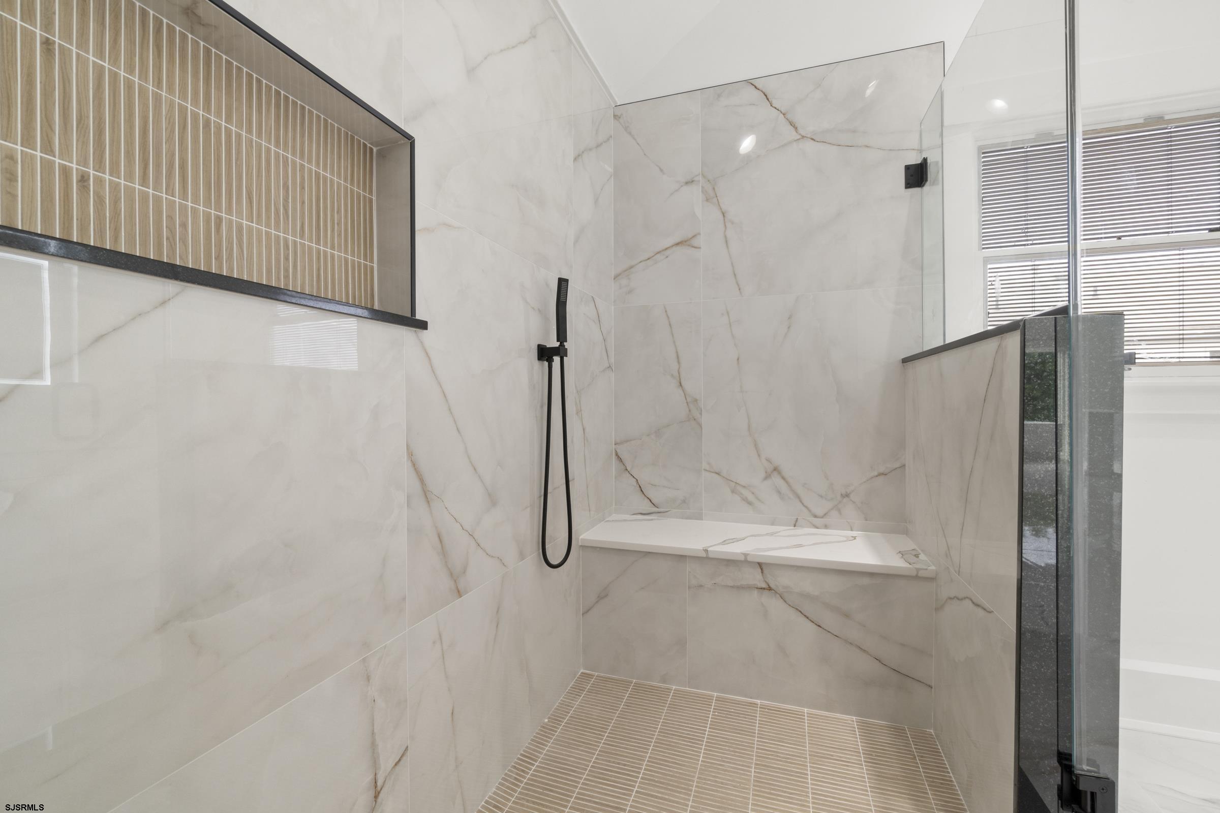 811 N Burghley Avenue