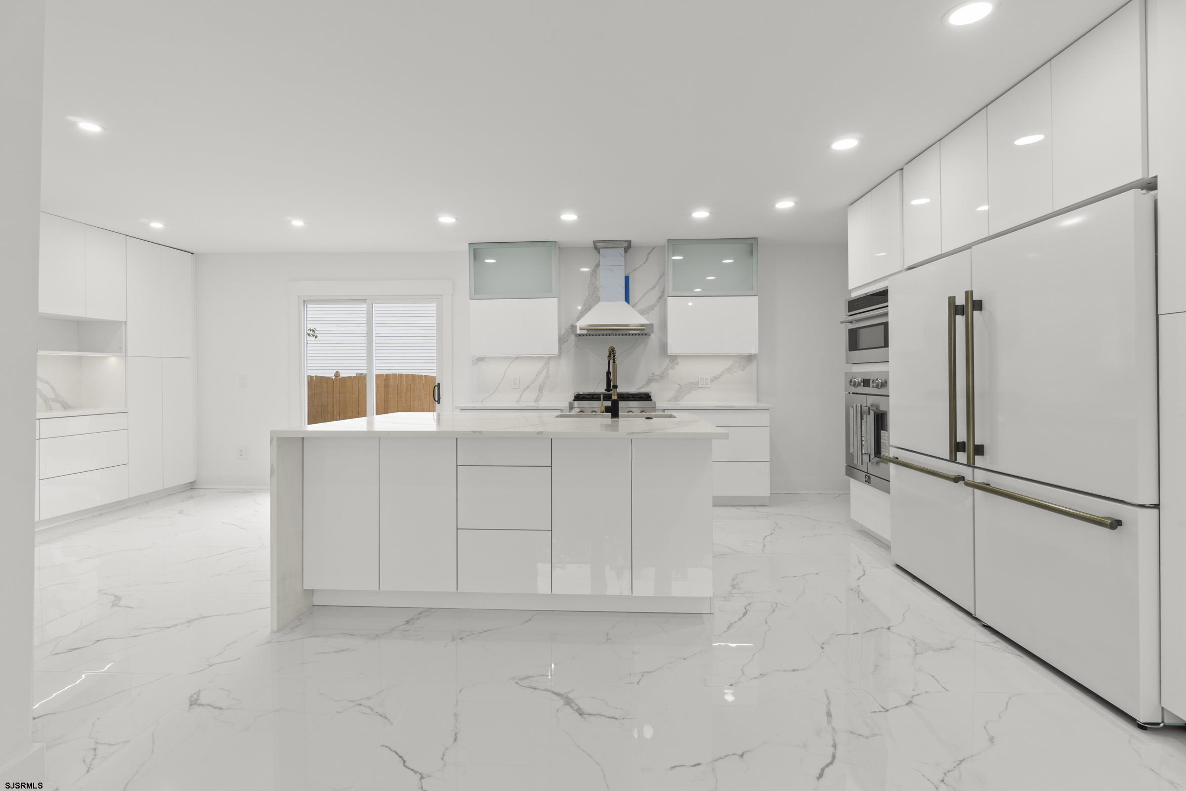 811 N Burghley Avenue - Picture 4