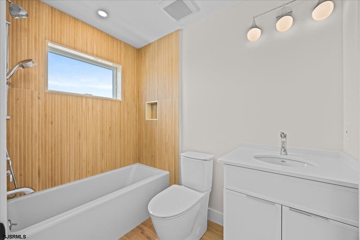 513 N Cambridge Avenue