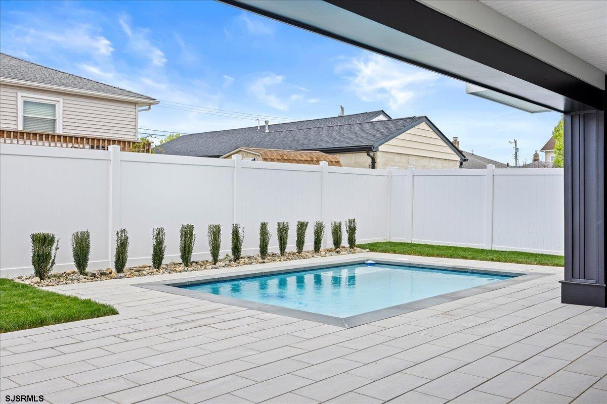 513 N Cambridge Avenue