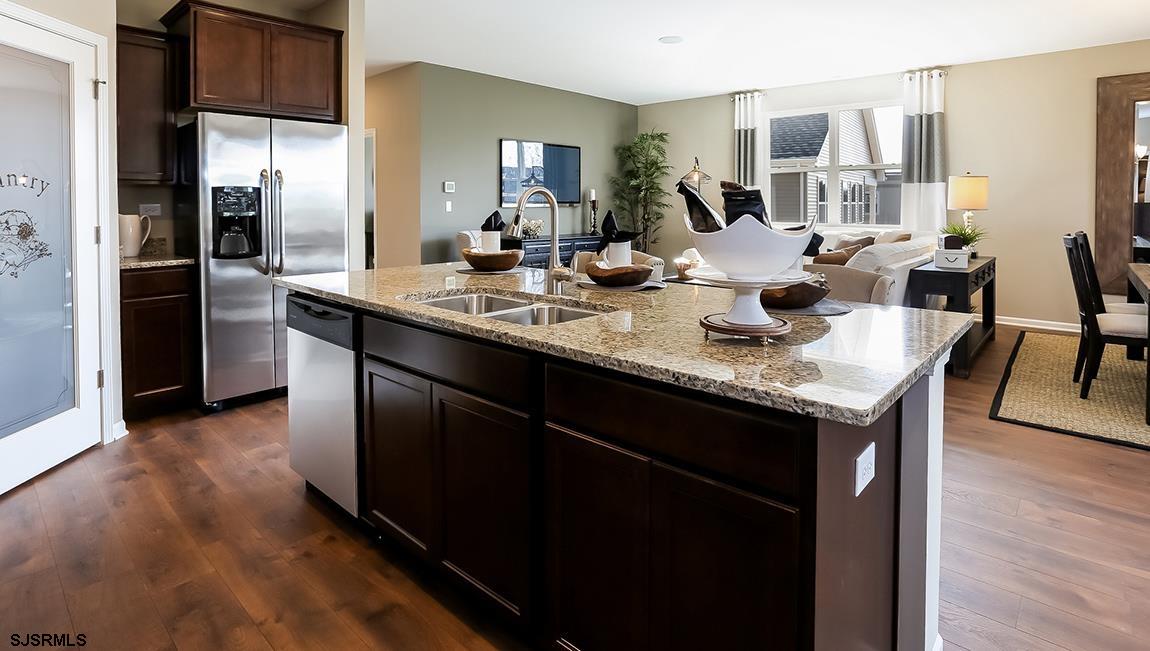 135 Hilton Head Ct - Picture 