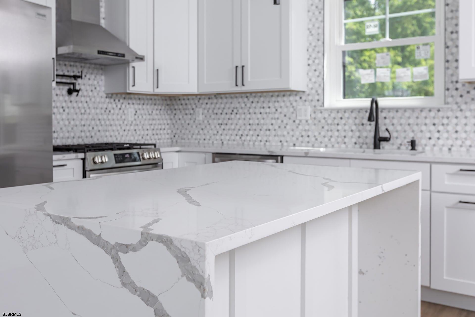 221 Northfield Avenue