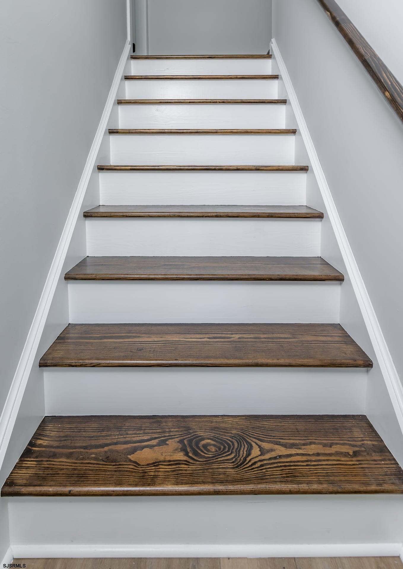 221 Northfield Avenue