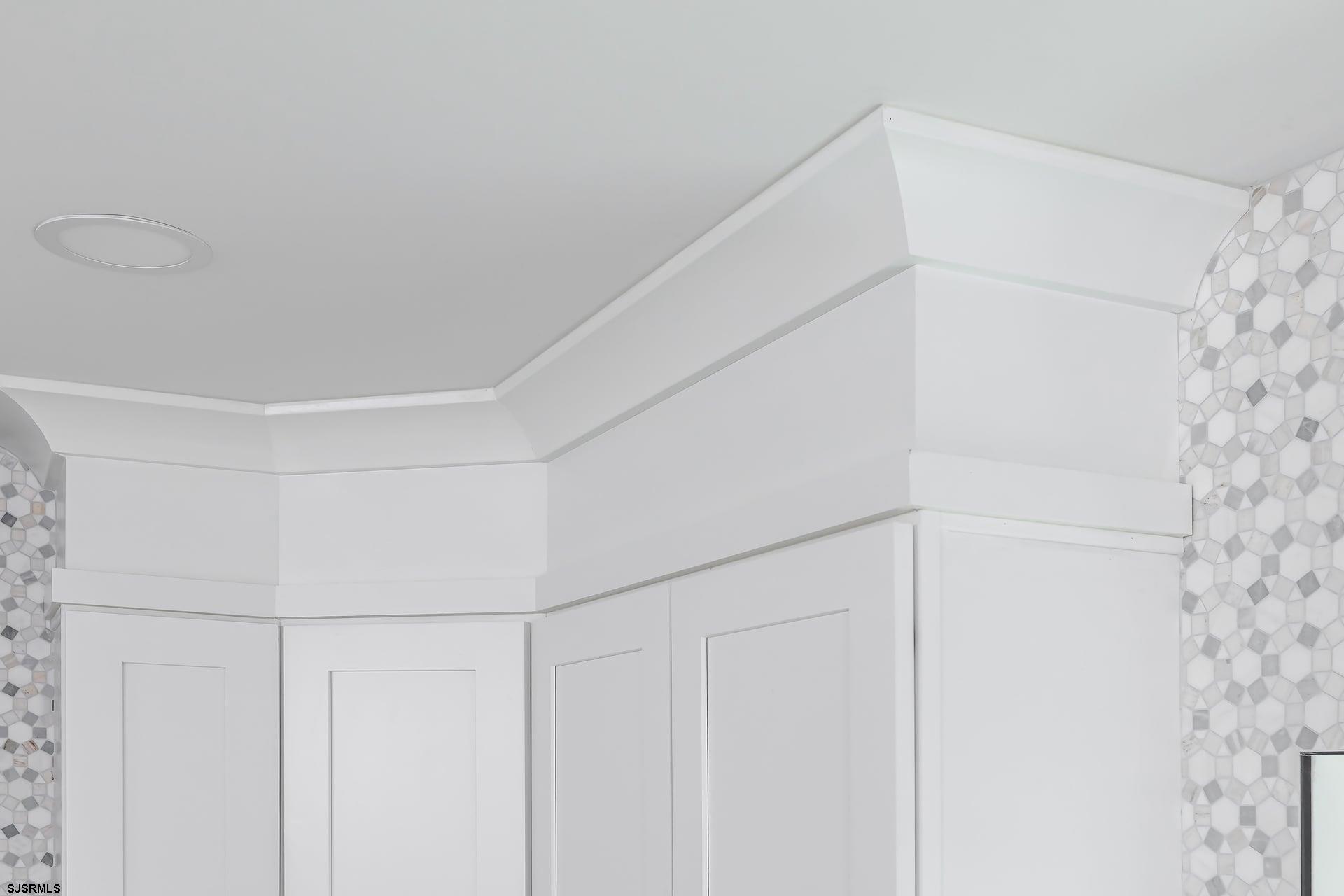 221 Northfield Avenue