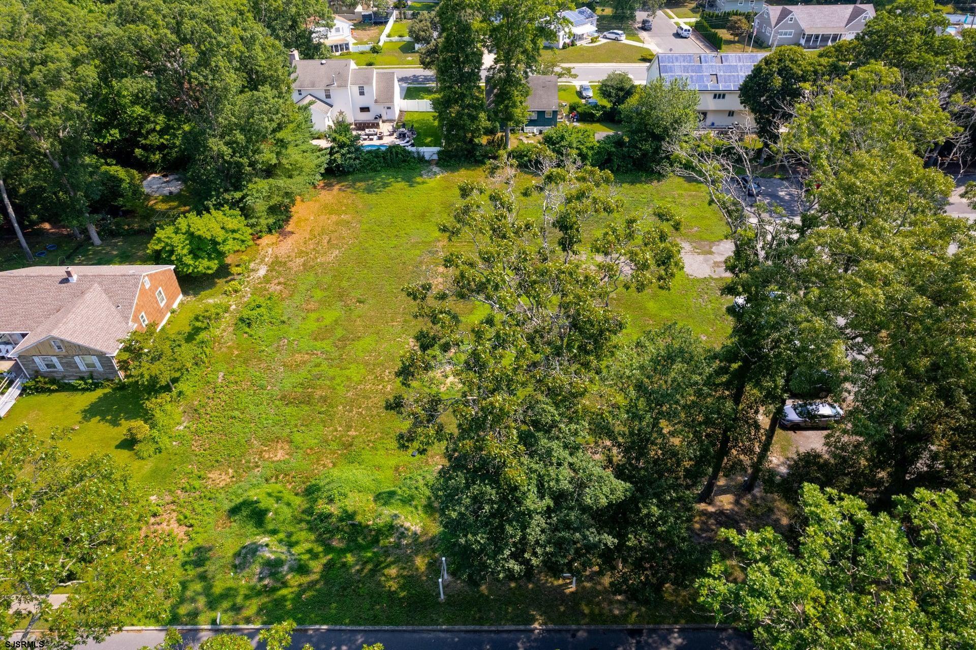 221 Northfield Avenue