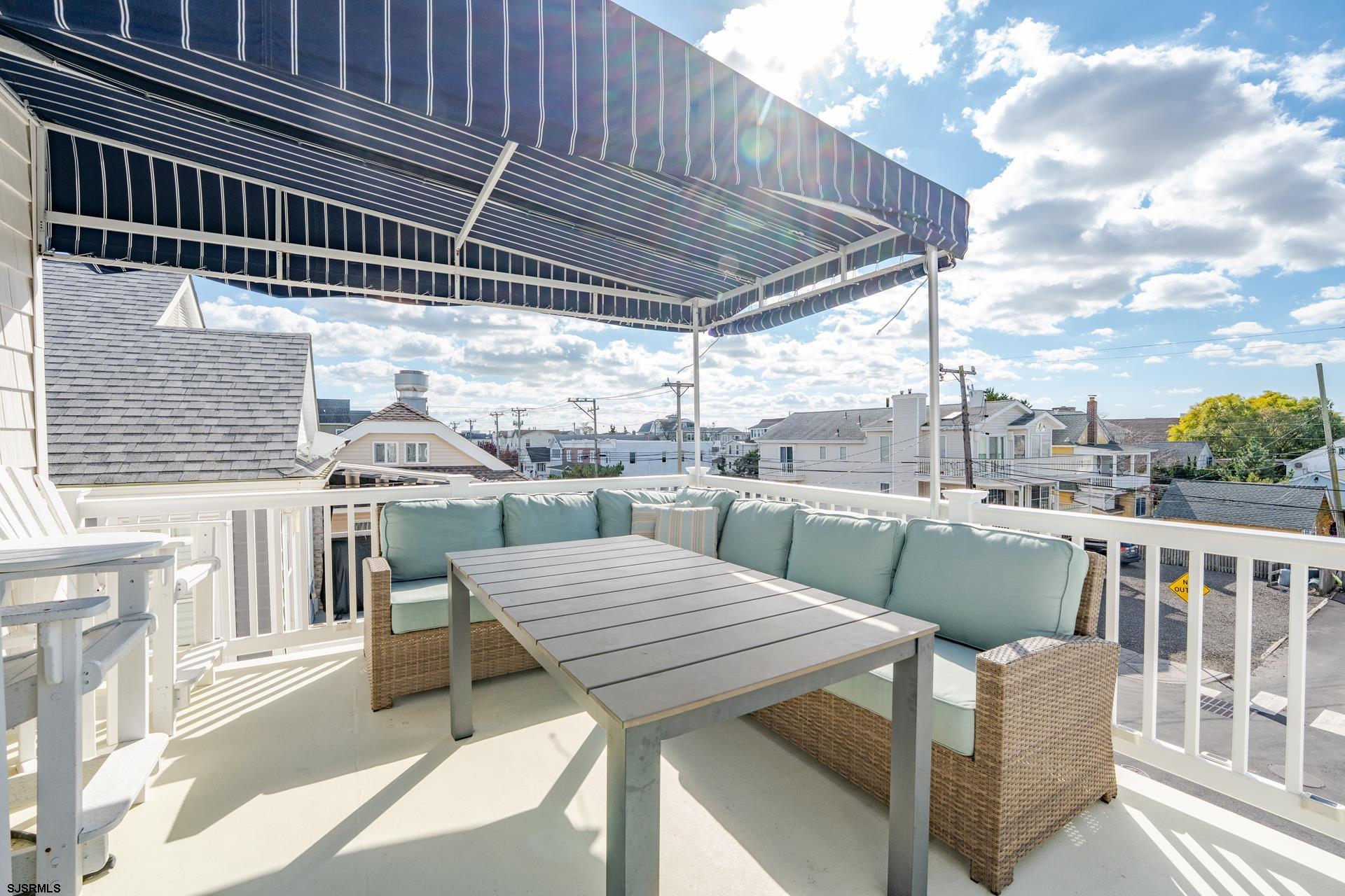 7 W 11th St - Picture 16