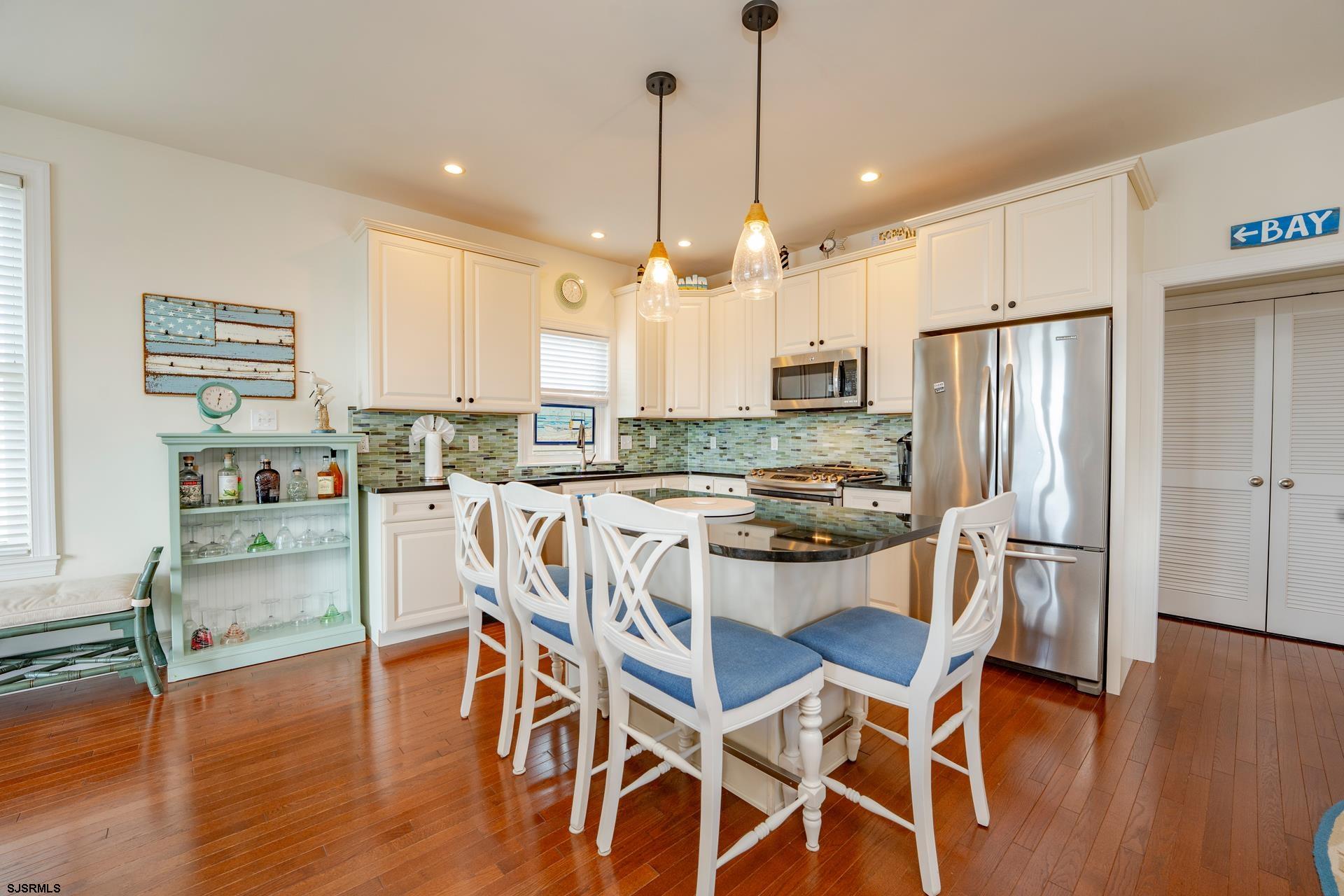 7 W 11th St - Picture 8