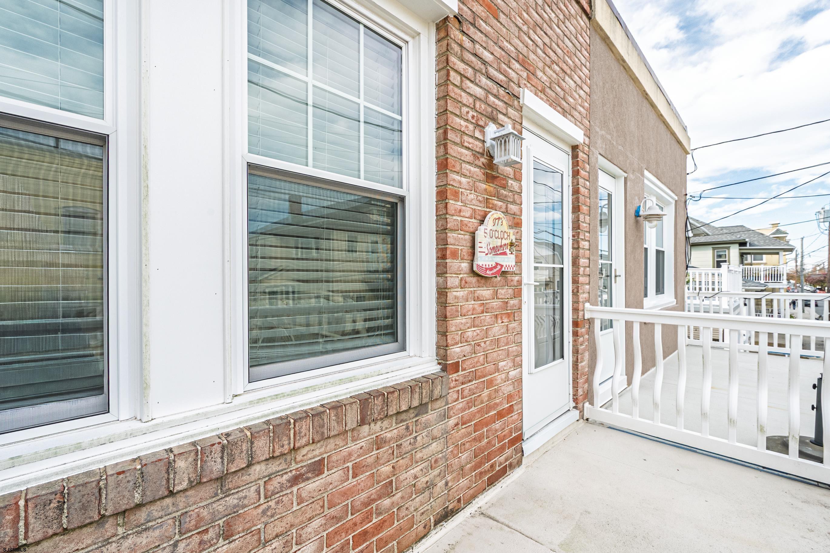 32 S Richards Avenue - Picture 