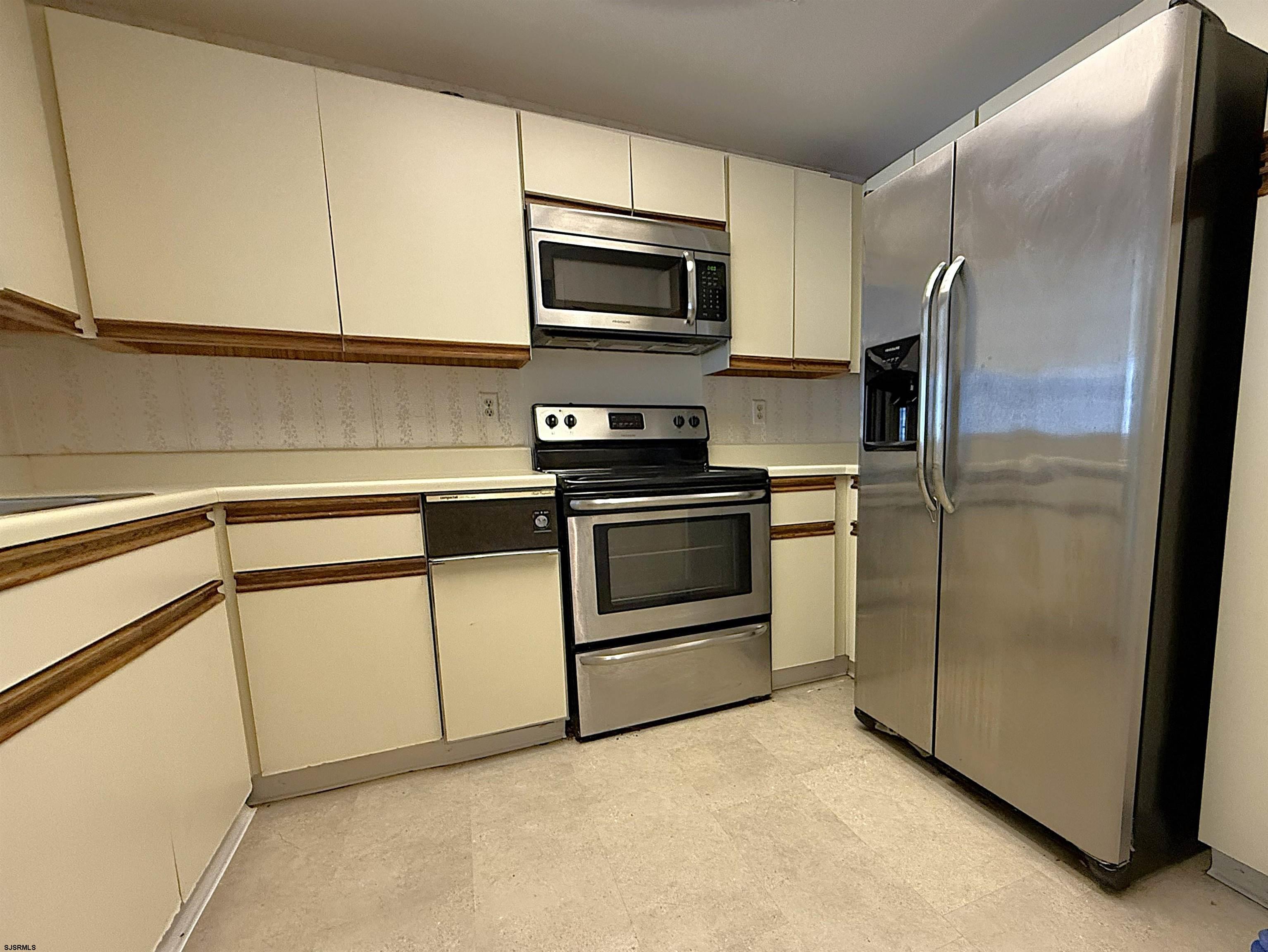 3101 Boardwalk # 1402-A-1 - Picture 2