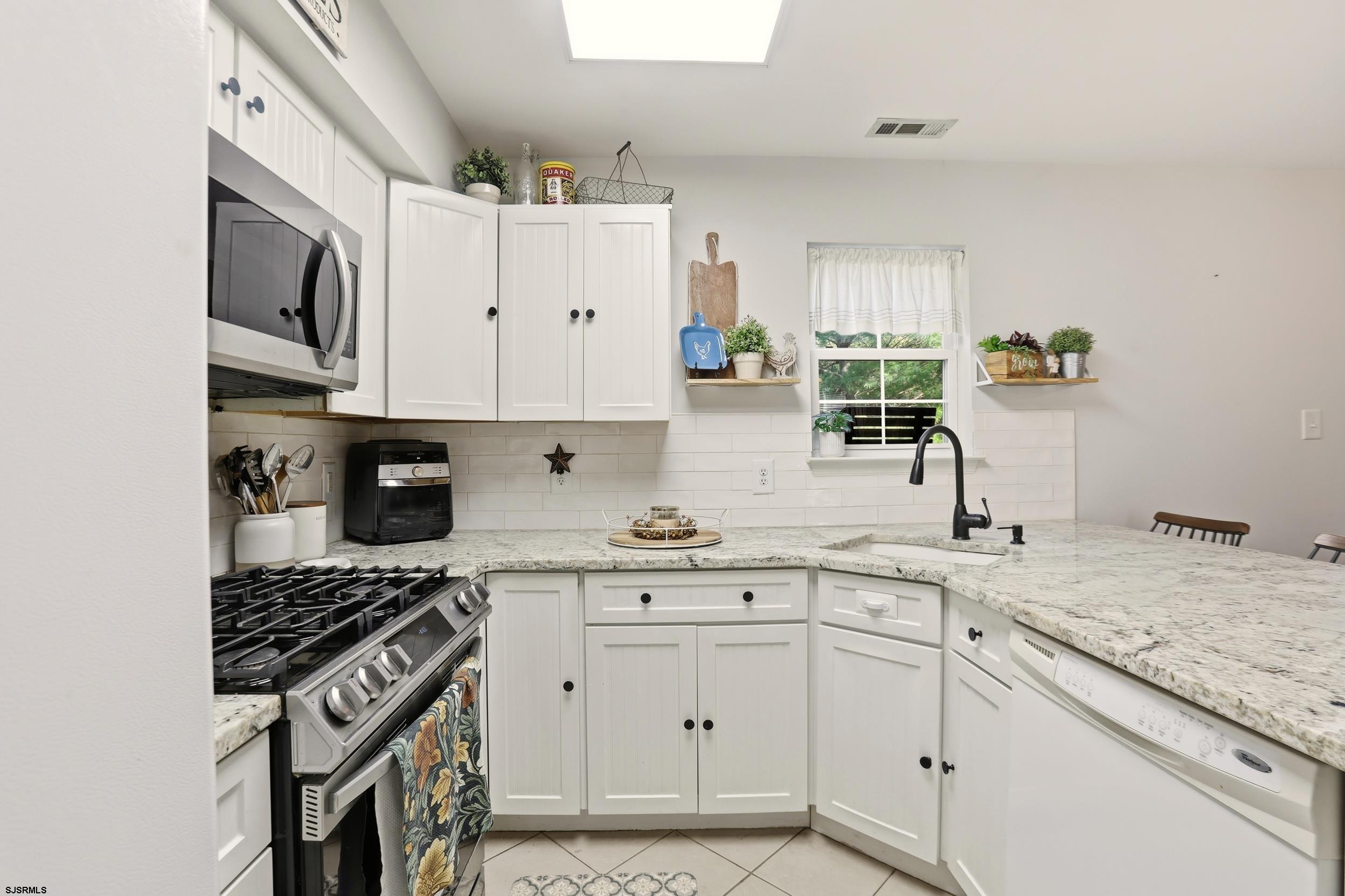 1544 Ben Franklin Ct