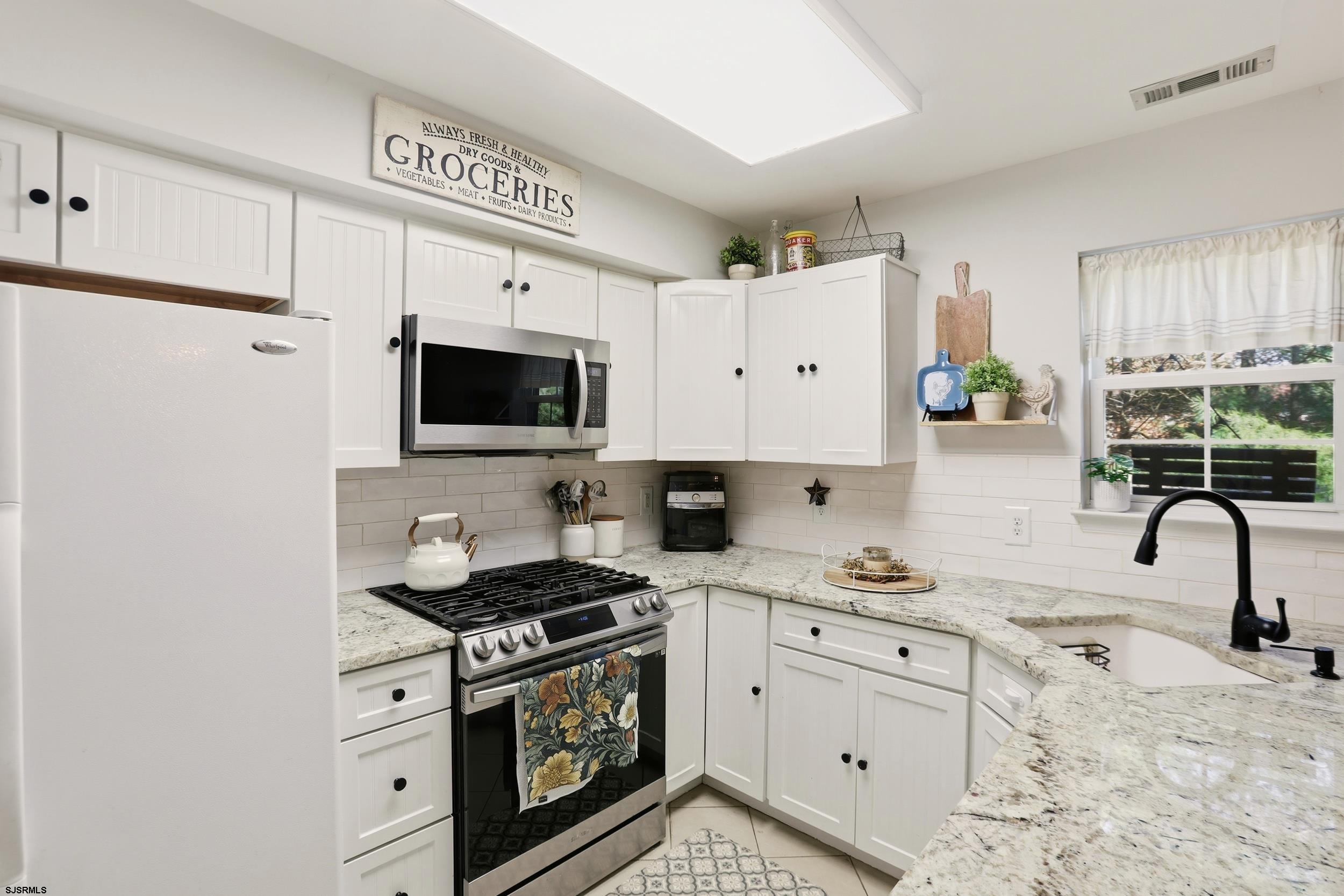 1544 Ben Franklin Ct