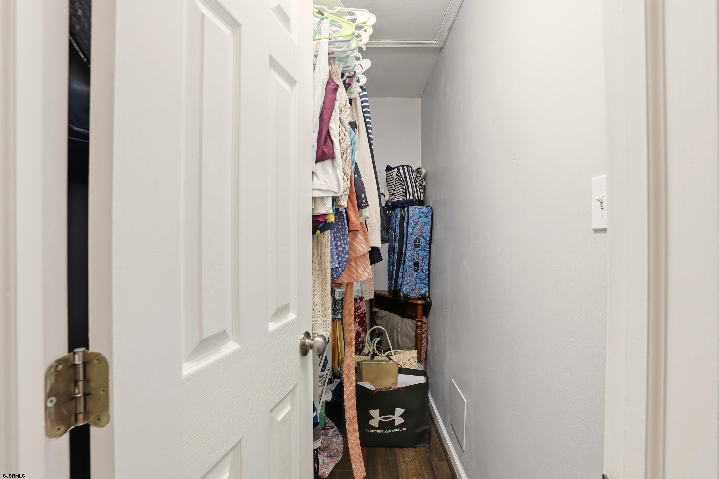 1544 Ben Franklin Ct