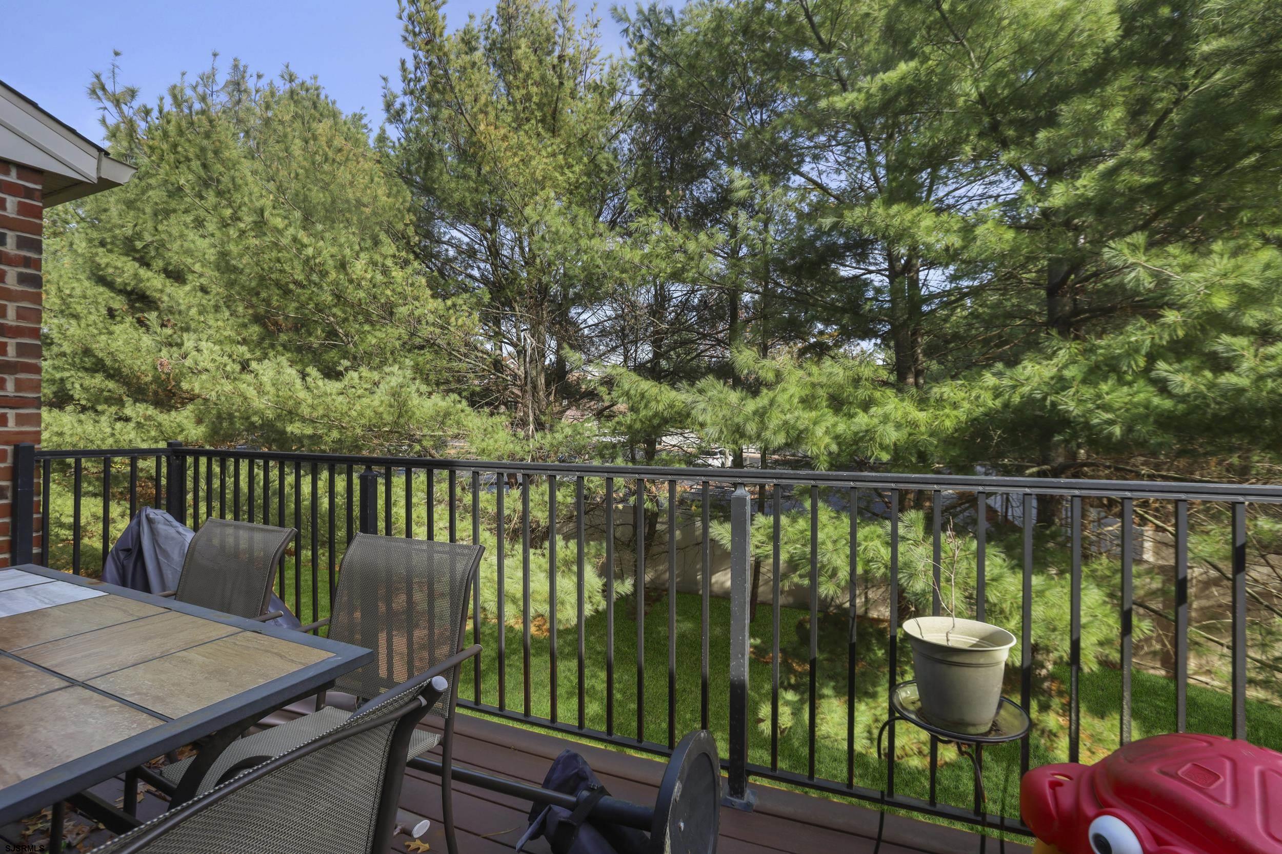 1544 Ben Franklin Ct