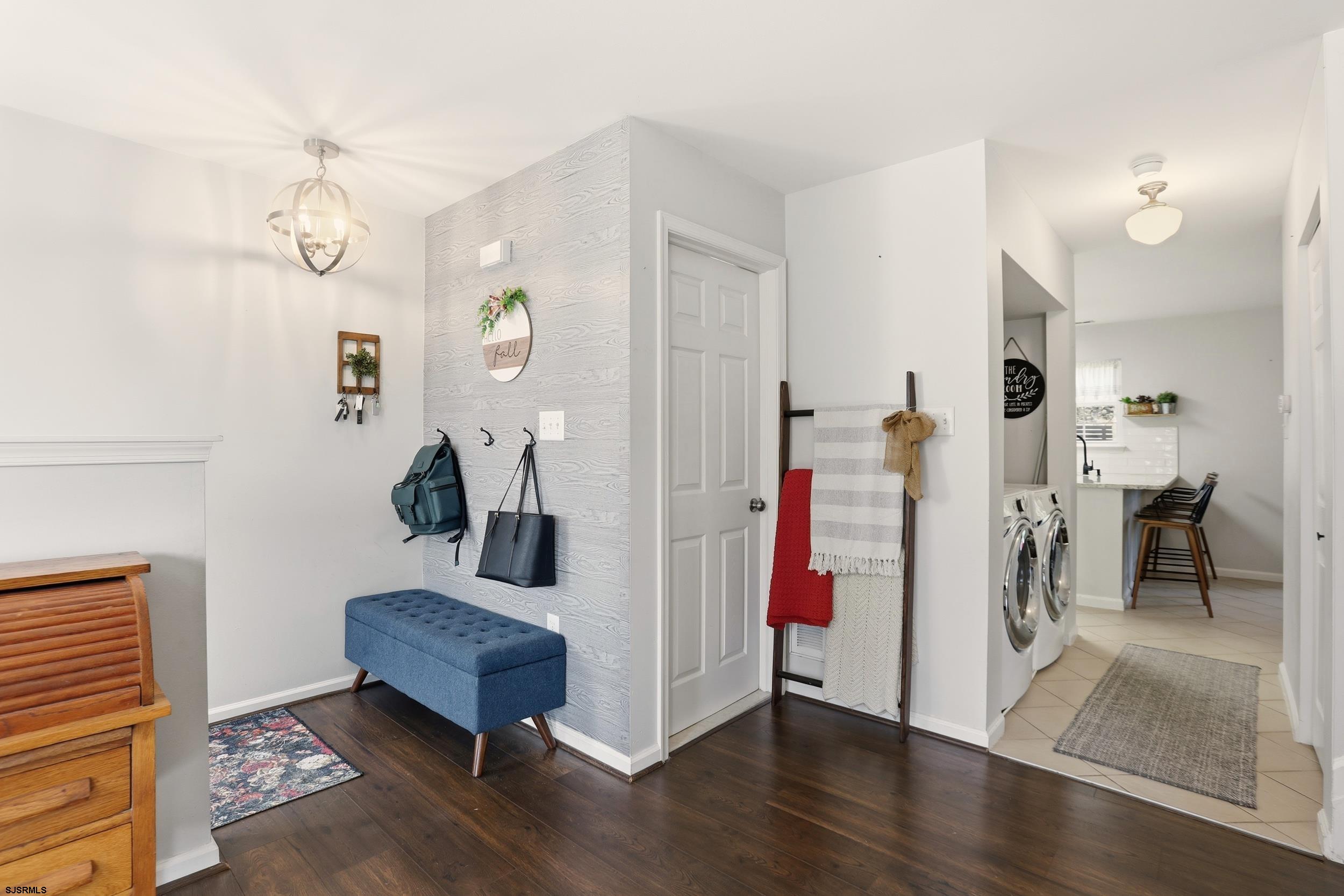 1544 Ben Franklin Ct