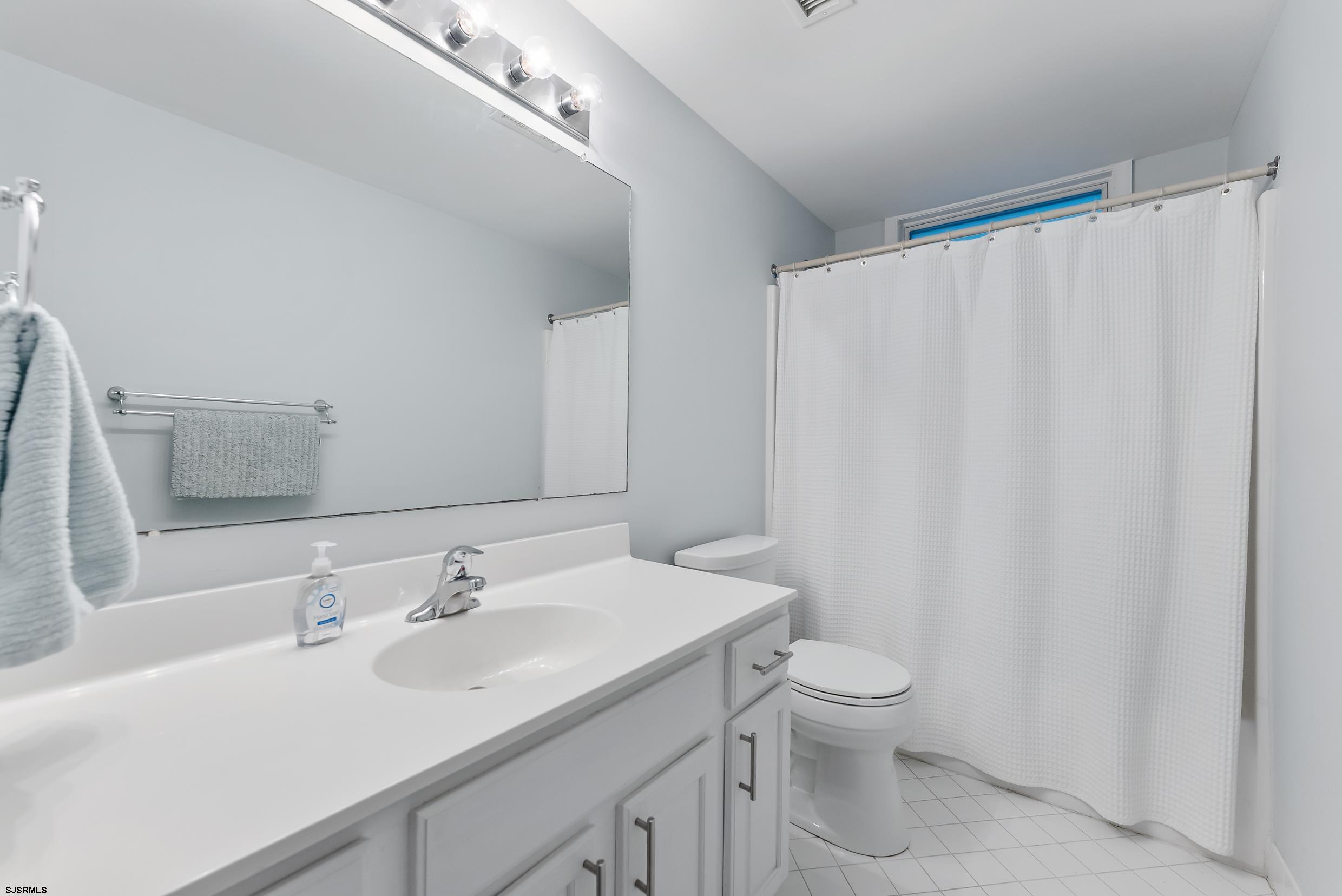 1828 Asbury Avenue - Picture 16