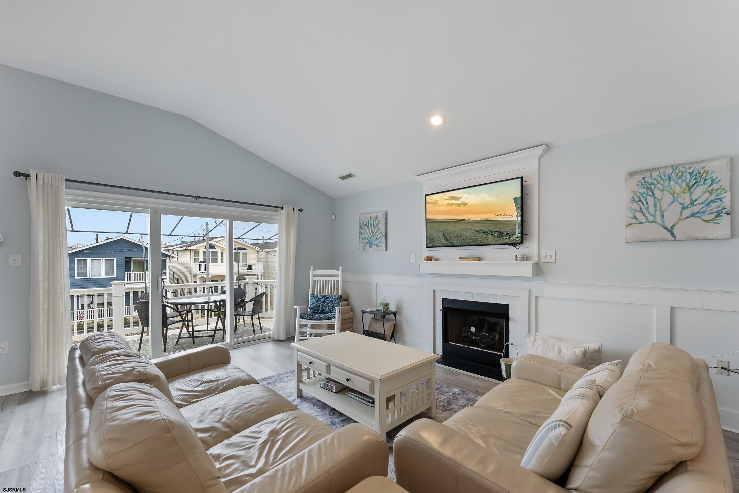 1828 Asbury Avenue - Picture 