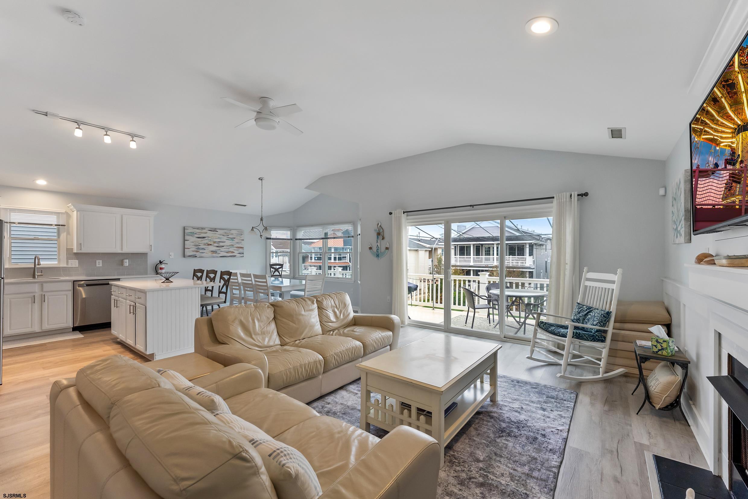 1828 Asbury Avenue - Picture 