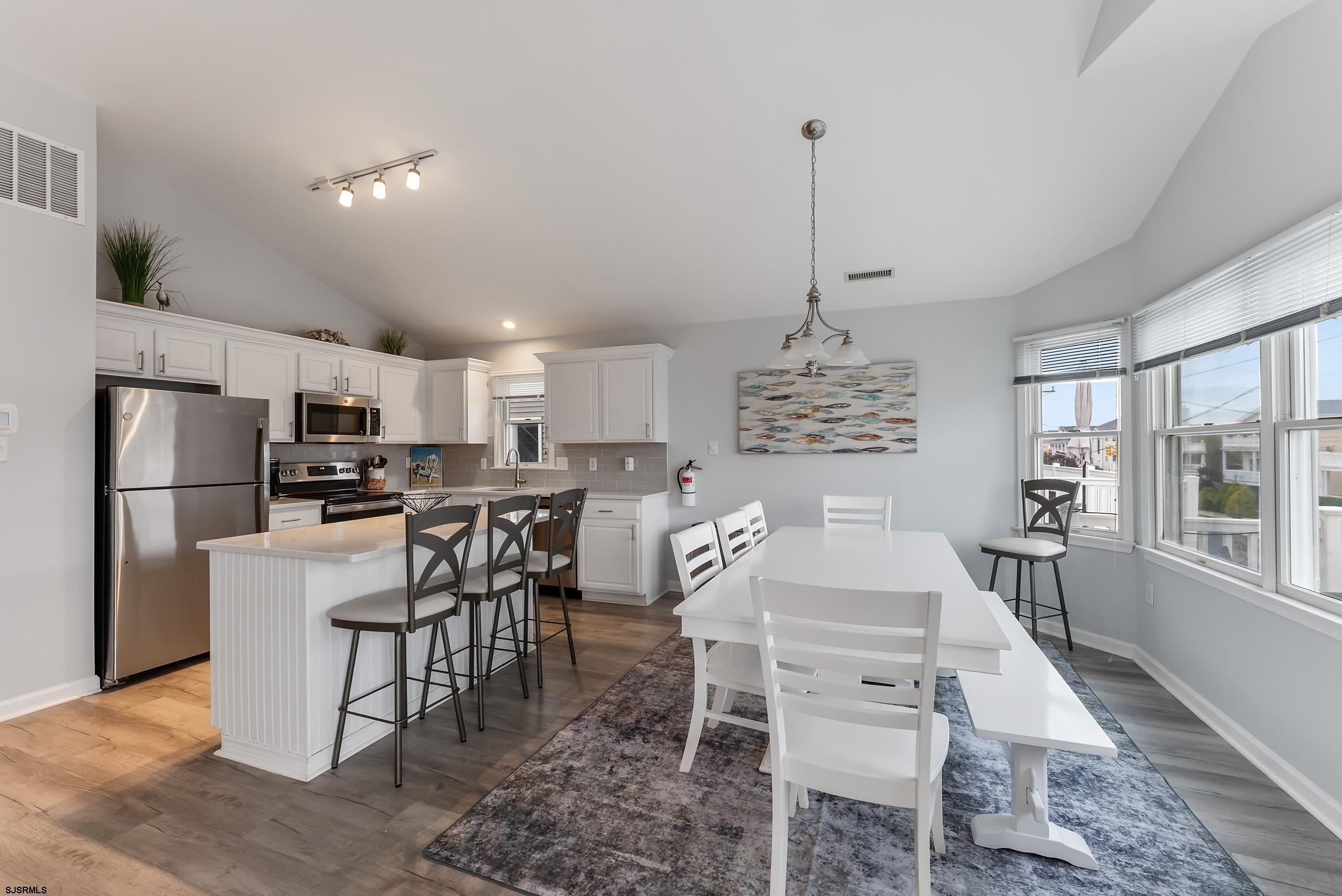 1828 Asbury Avenue - Picture 9