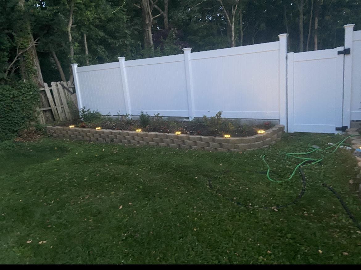 808 Flora Court - Picture 3