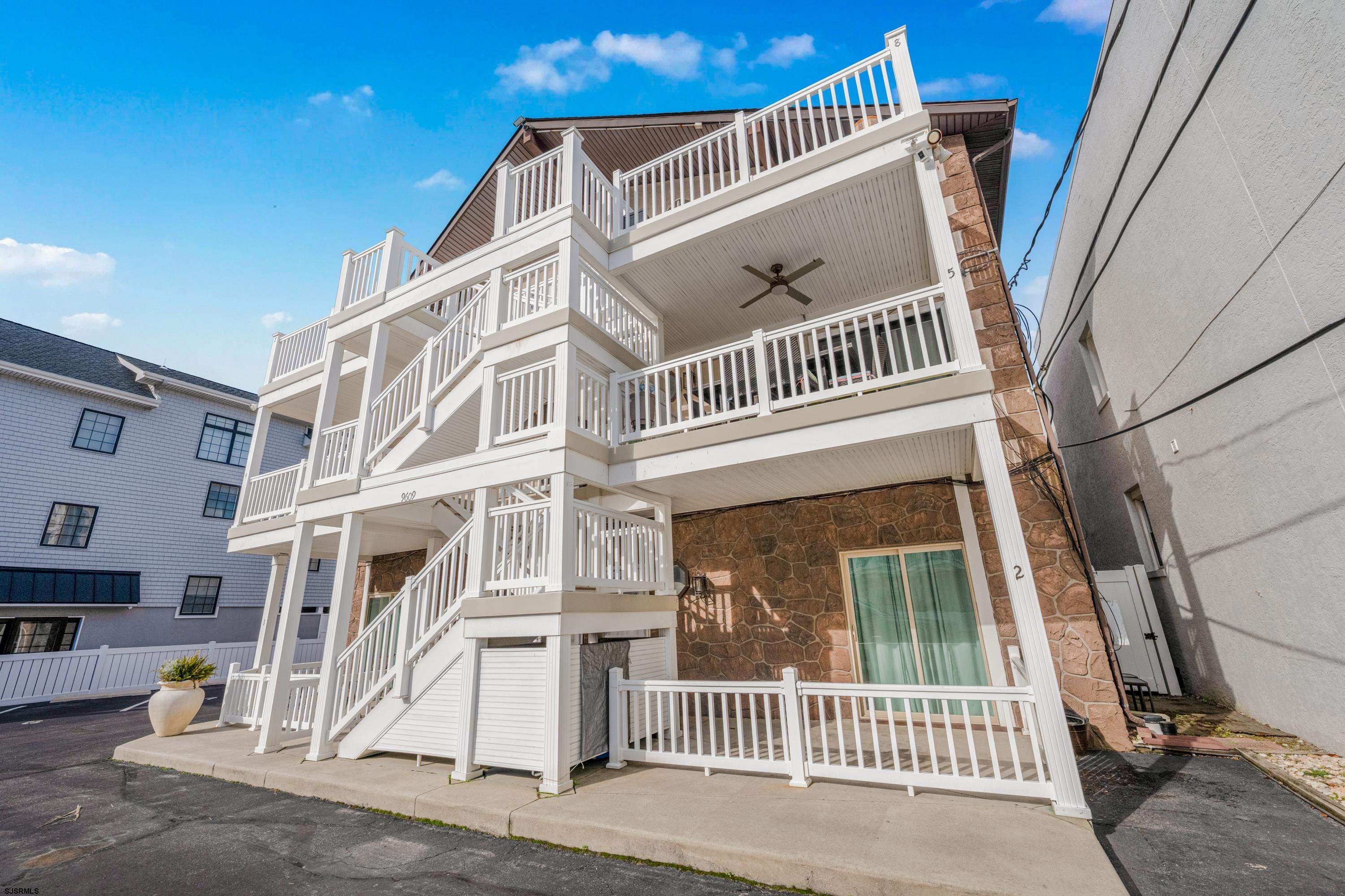 9609 Pacific Avenue - Picture 