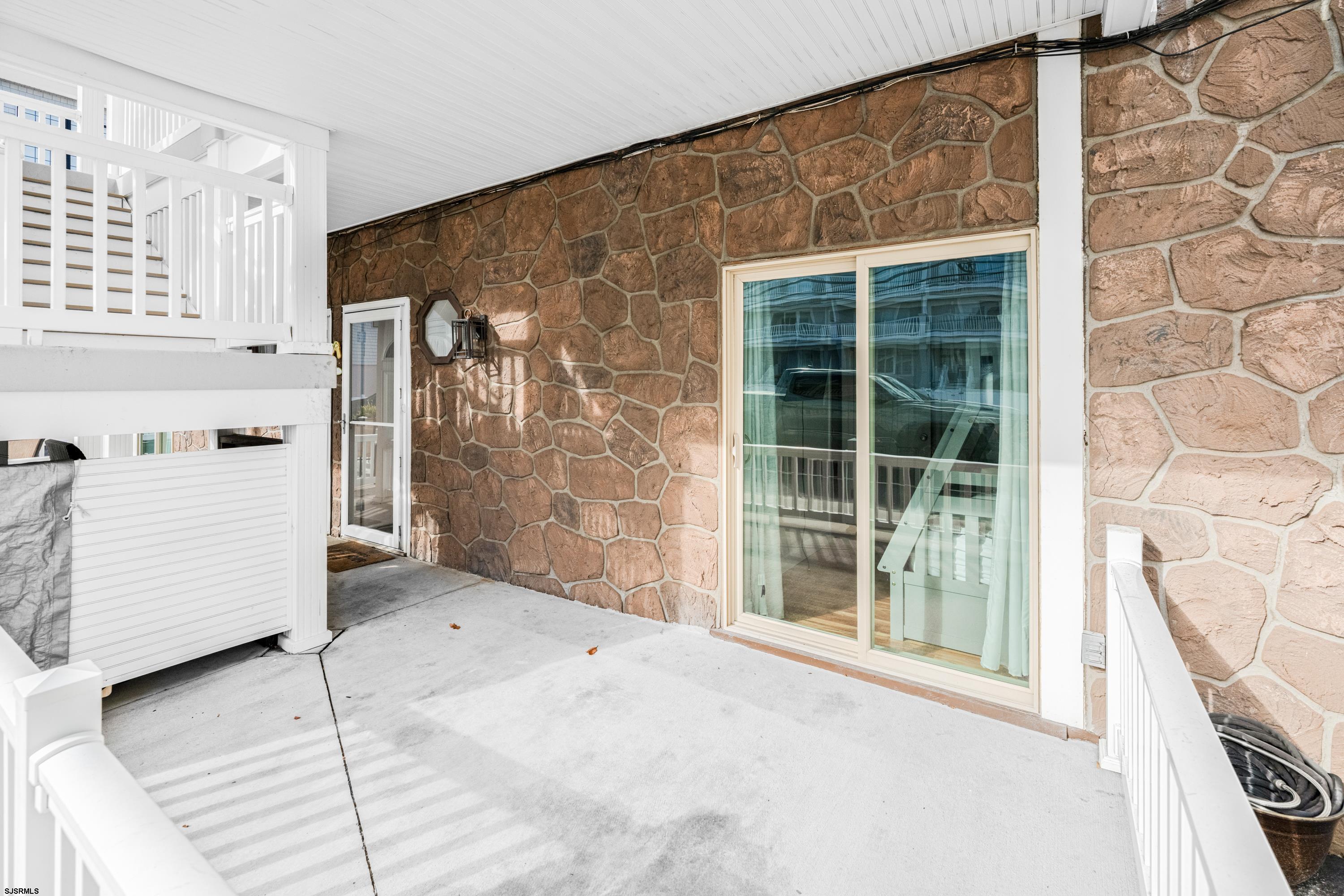 9609 Pacific Avenue - Picture 