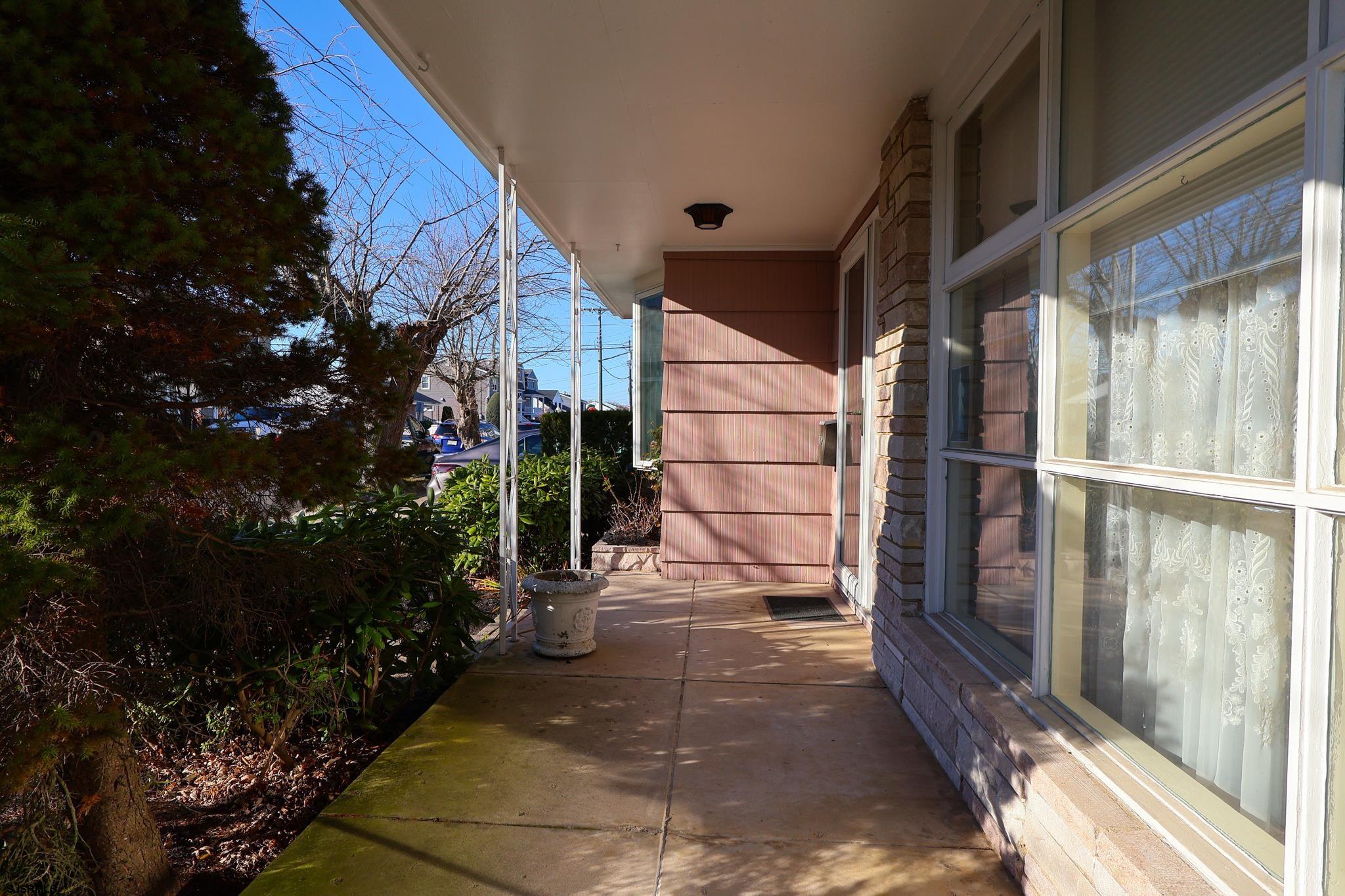 427 N Clermont Avenue