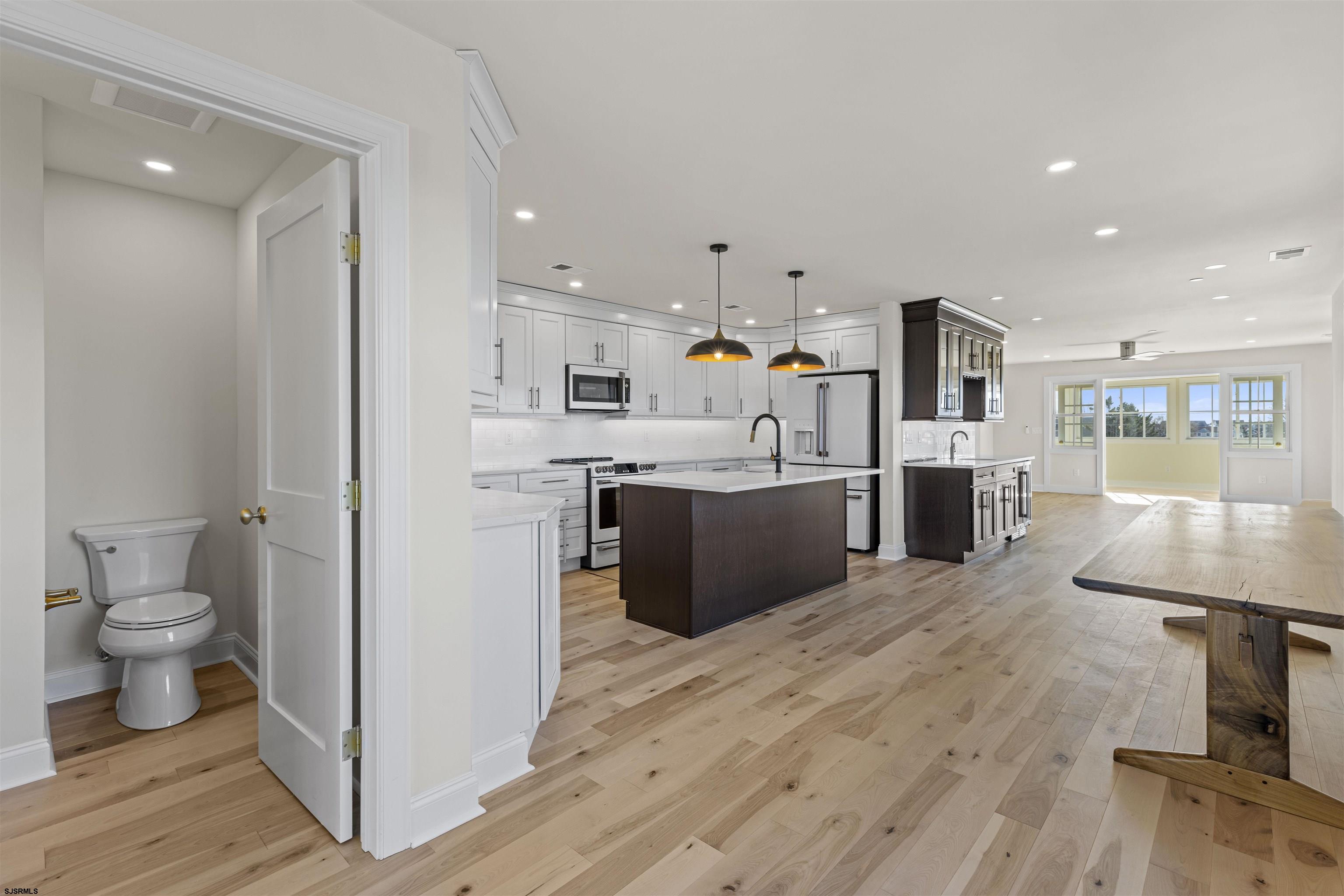 101 Sunset Blvd Blvd