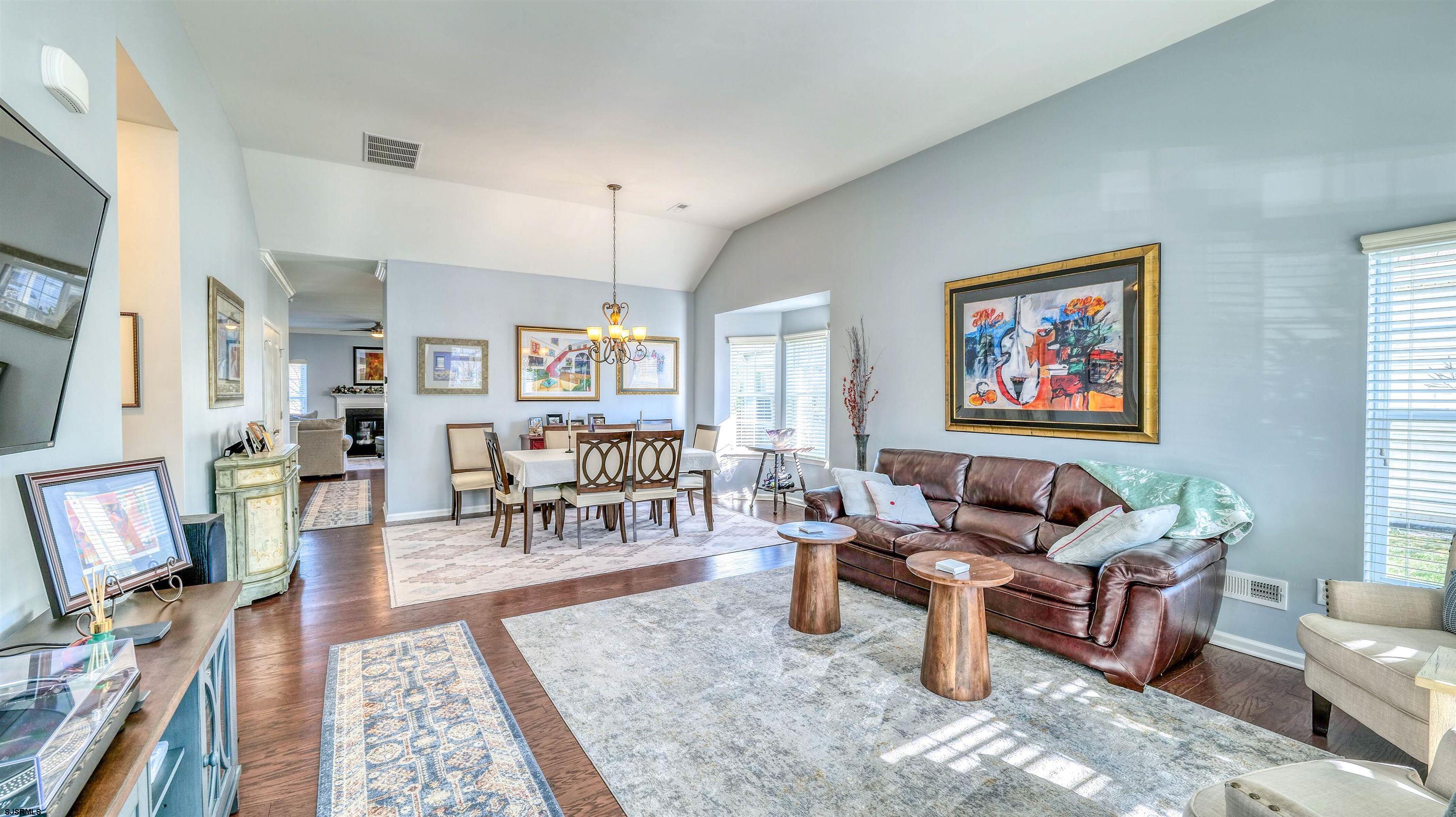 213 Ivy Rd - Picture 