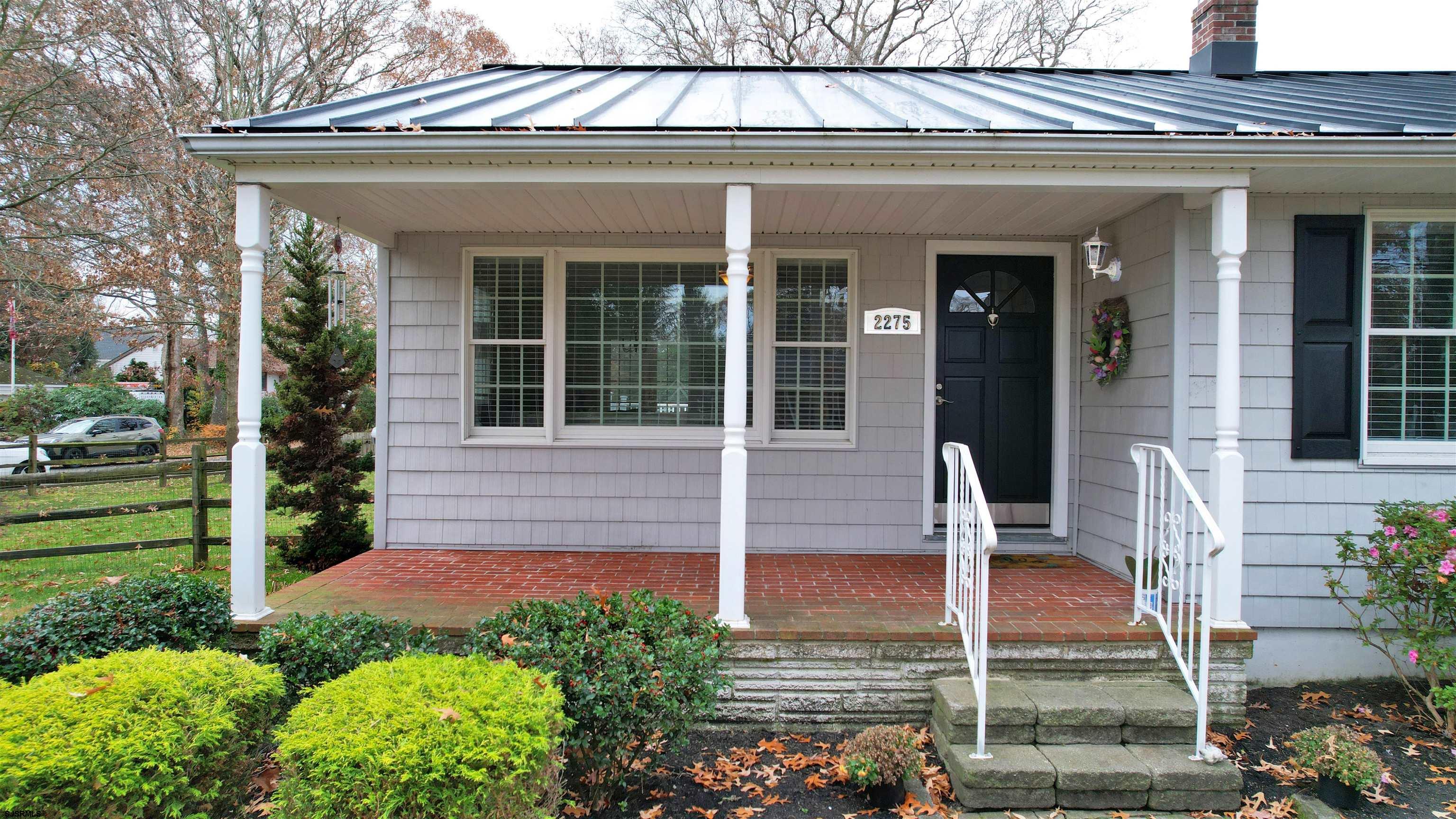 2275 Burroughs Avenue - Picture 