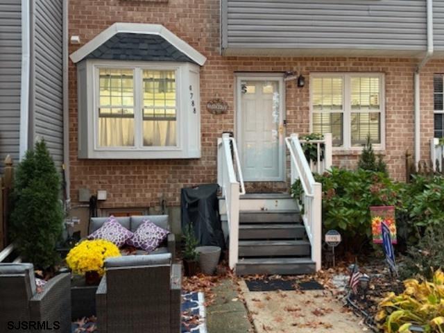 4788 Summersweet Drive - Hamilton Township