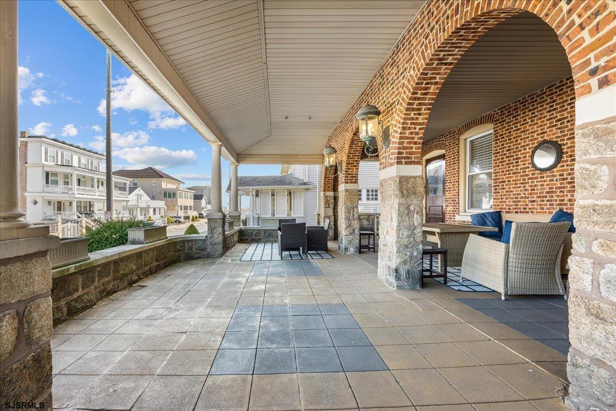 102 S Dover Avenue - Picture 3