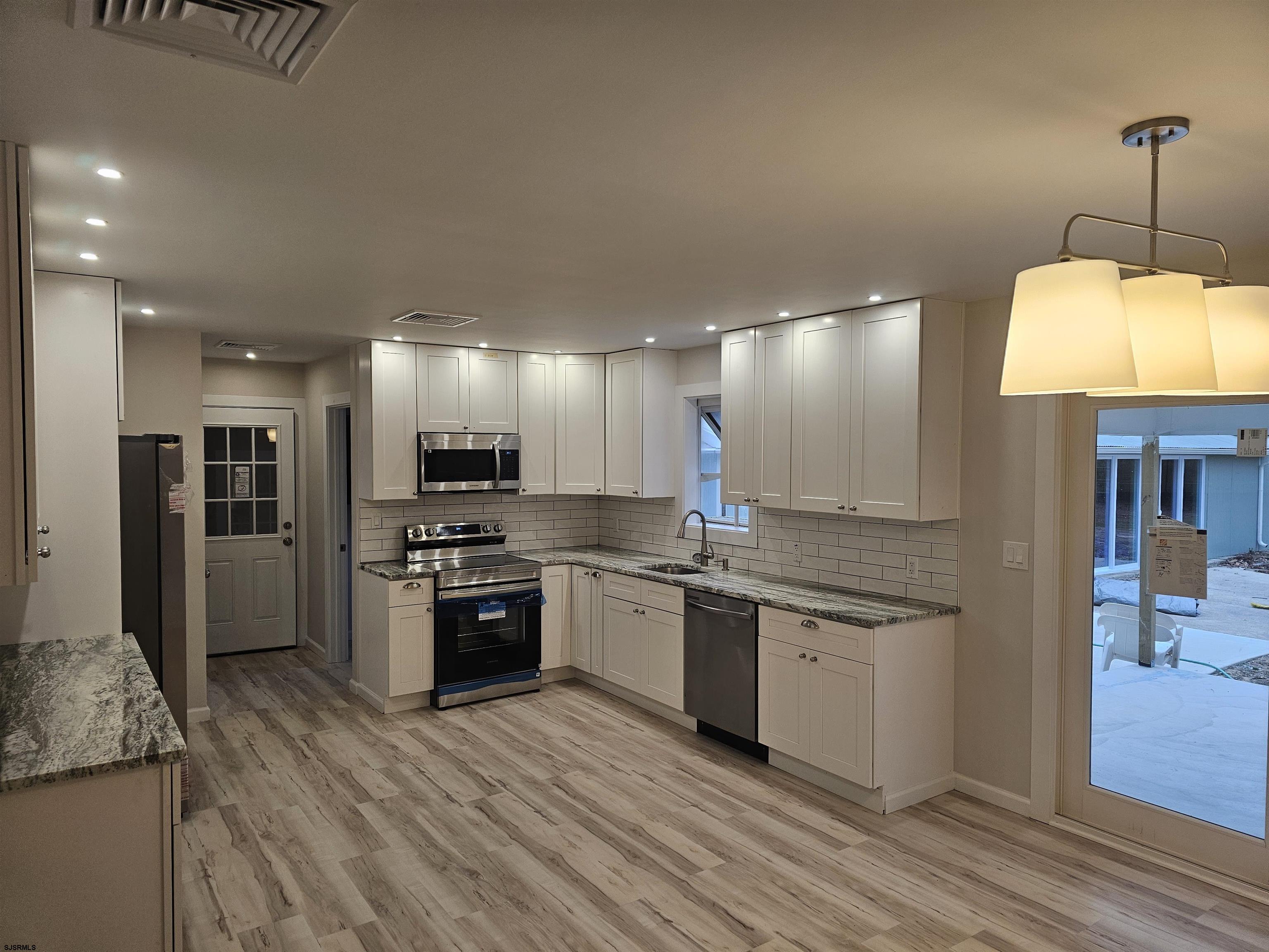 117 Redcrest St - Picture 1