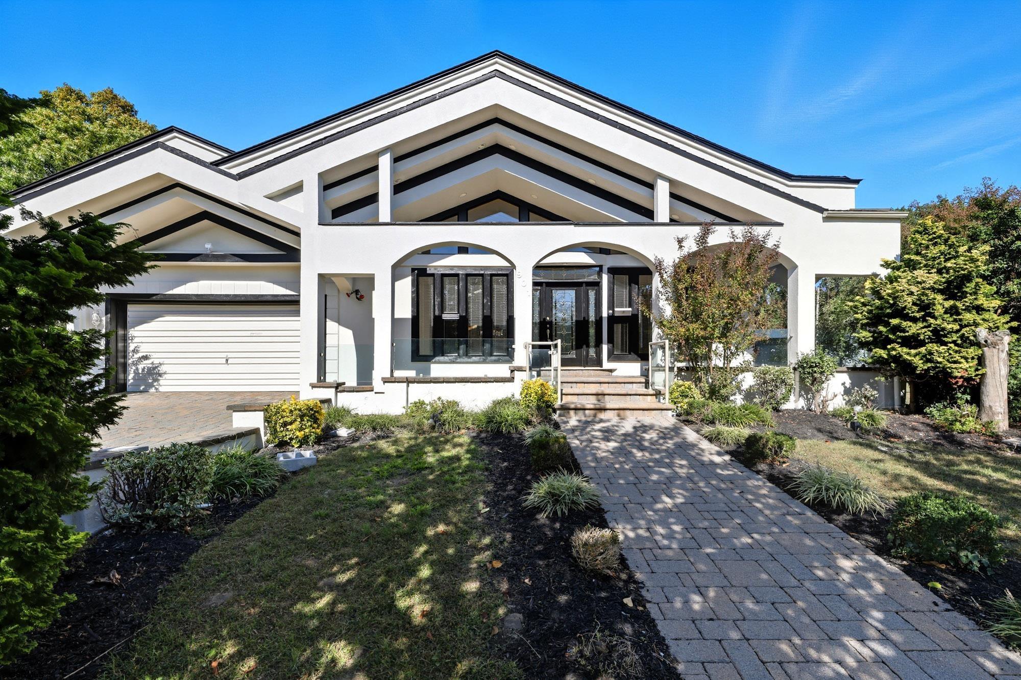 901 W New York Avenue - Picture 