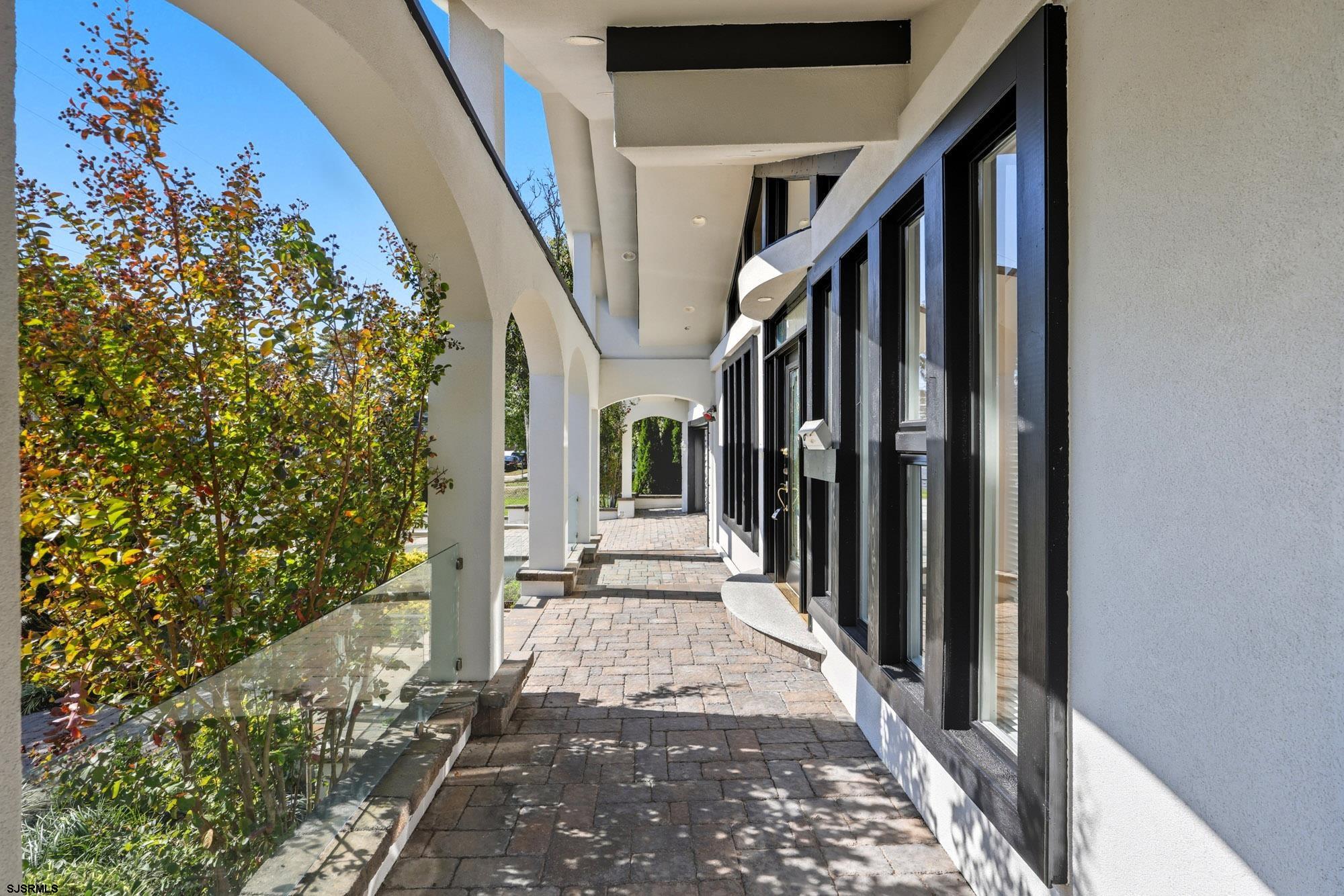 901 W New York Avenue - Picture 