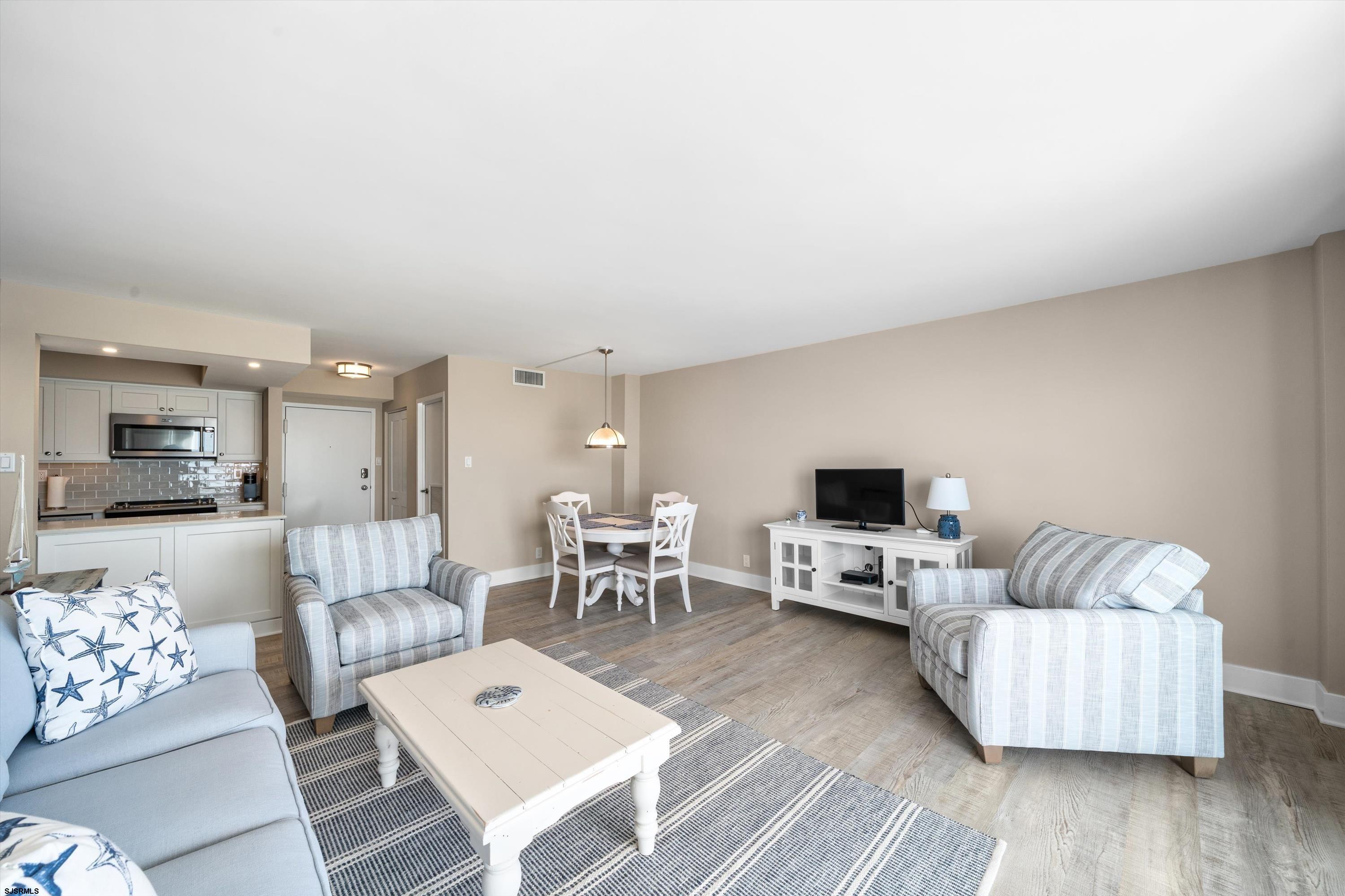 322 Boardwalk - Picture 8