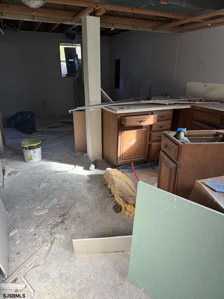 2021 Ocean Heights Avenue - Picture 