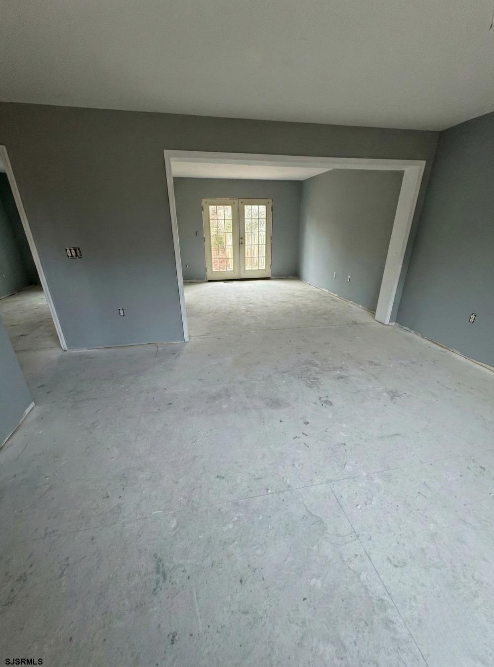 2021 Ocean Heights Avenue - Picture 