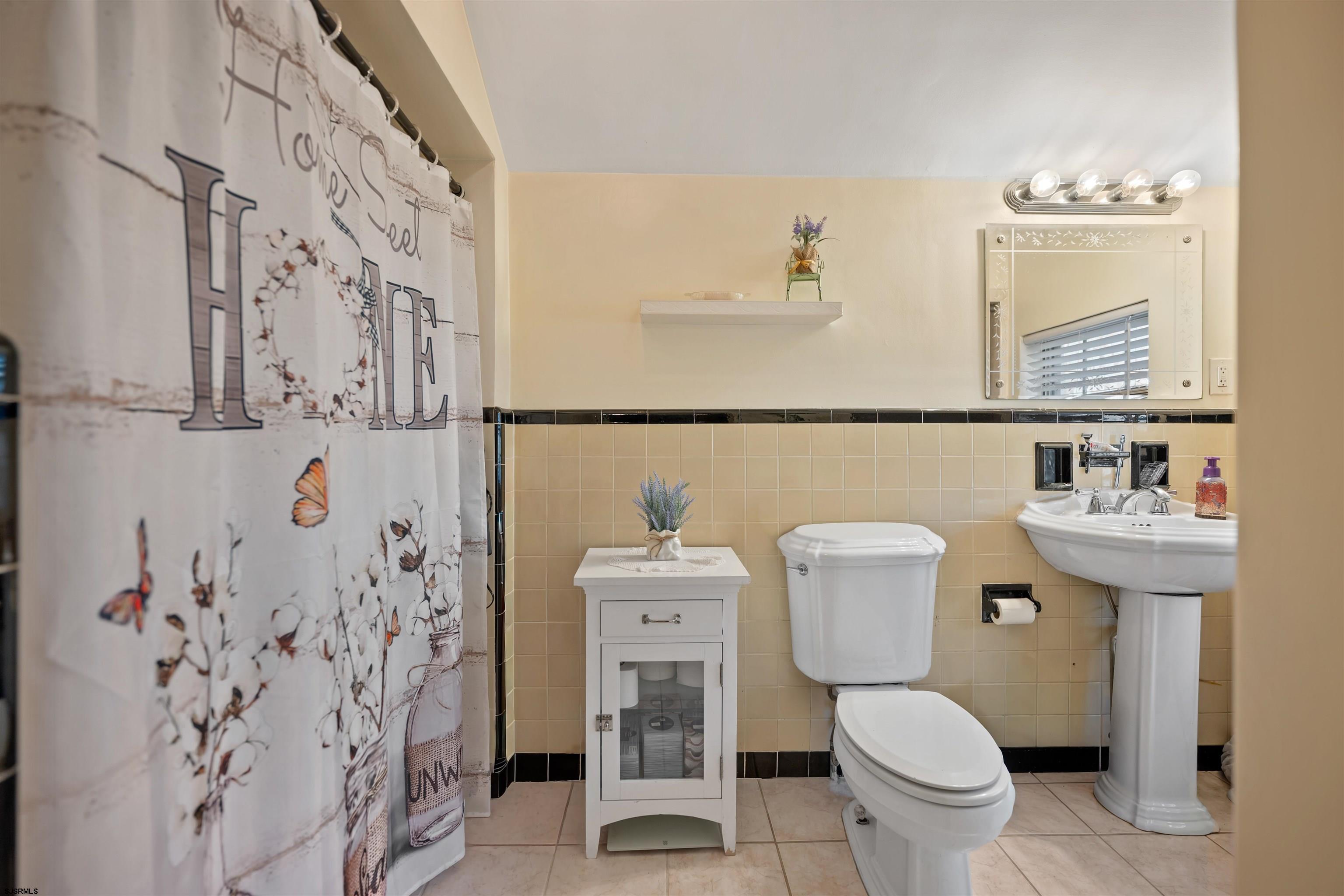 38 Deshibe Ter Avenue