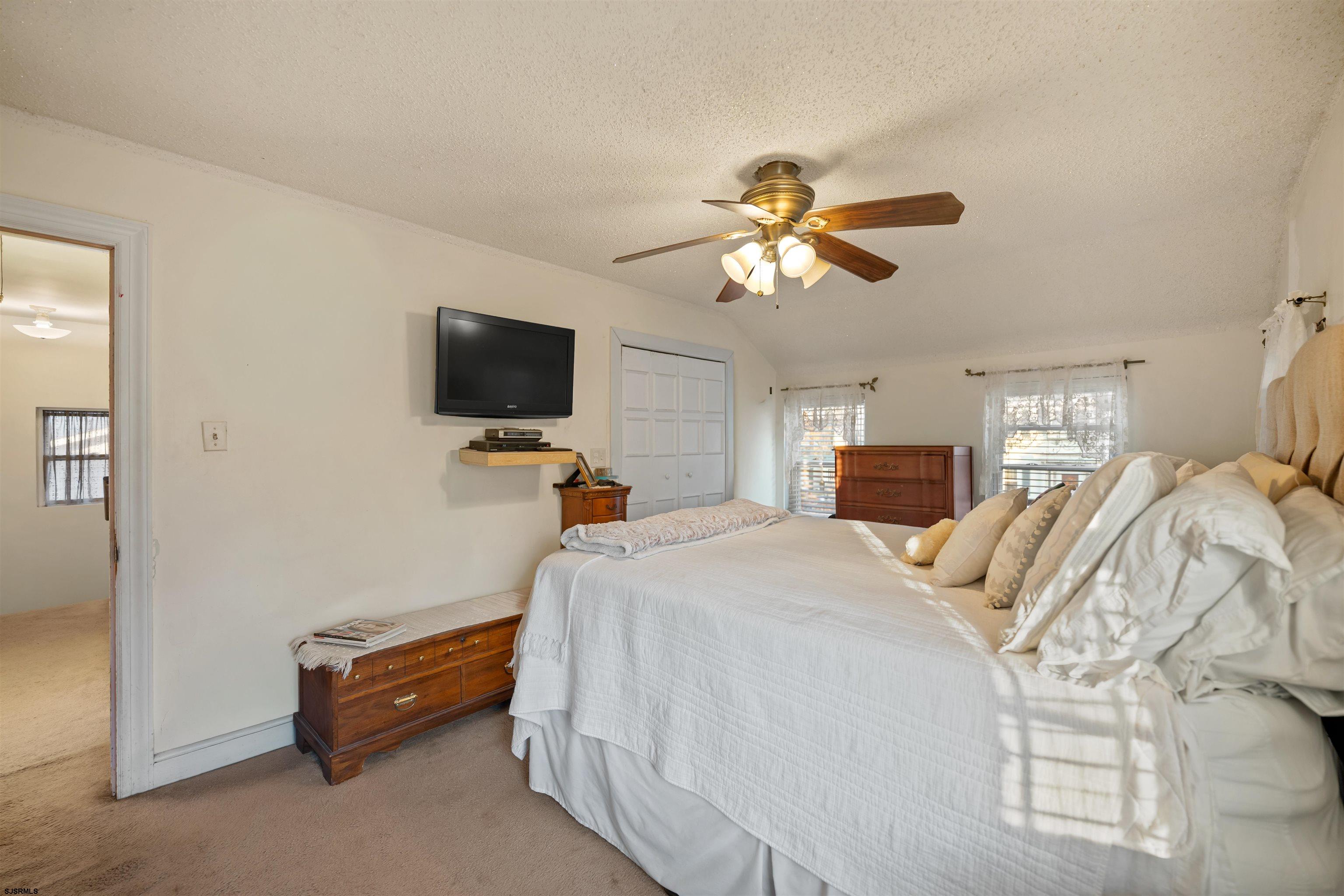 38 Deshibe Ter Avenue