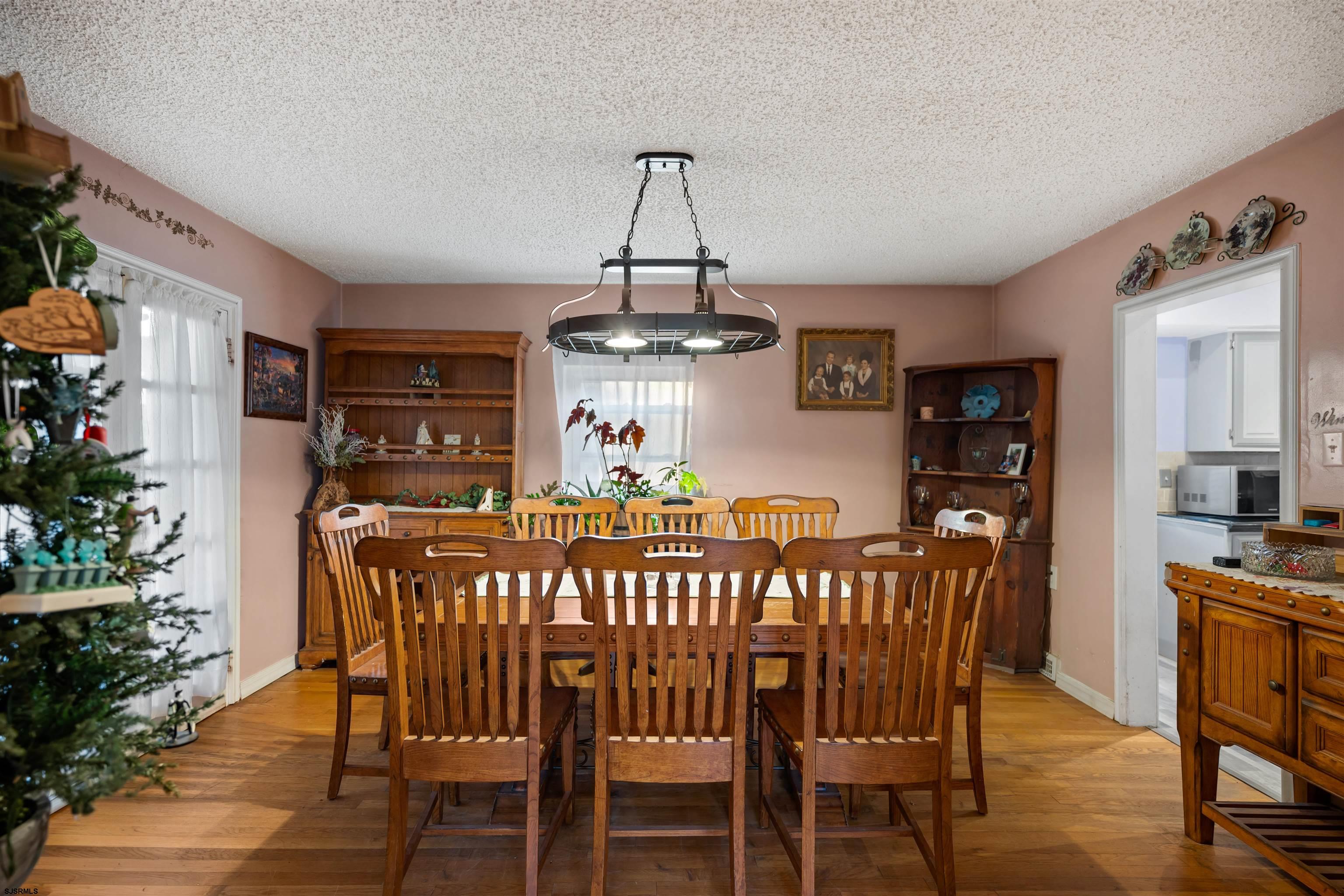 38 Deshibe Ter Avenue