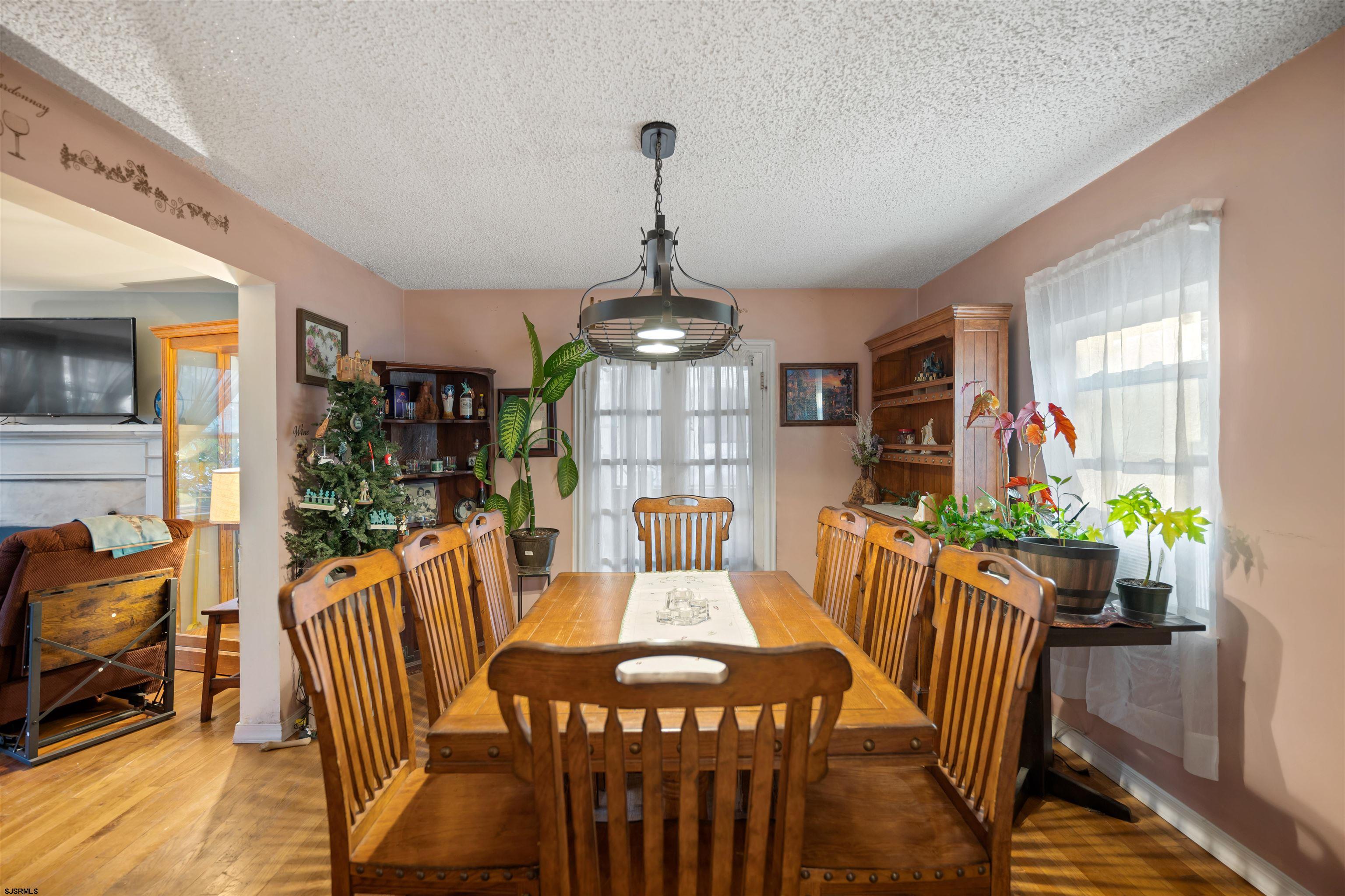 38 Deshibe Ter Avenue