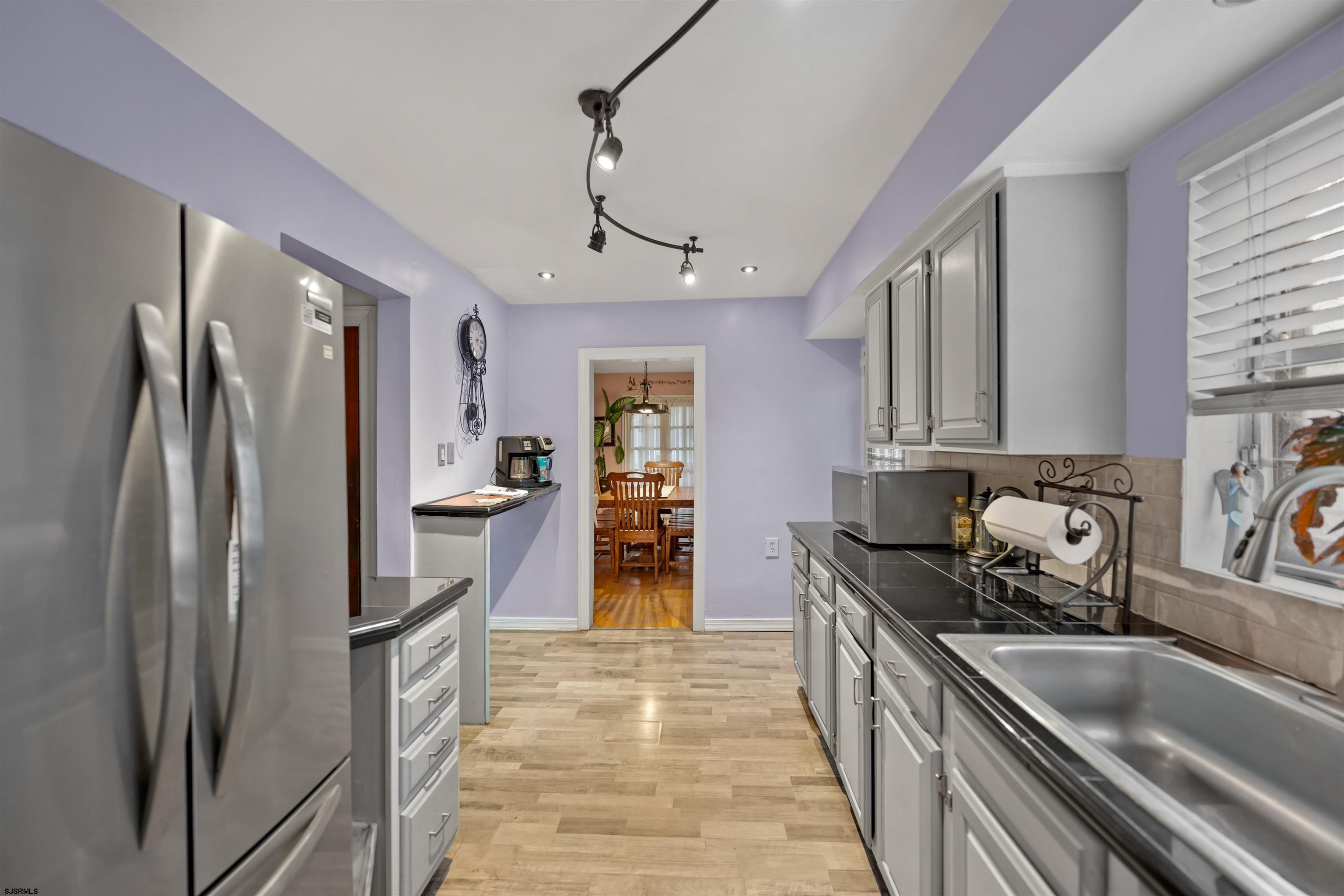 38 Deshibe Ter Avenue