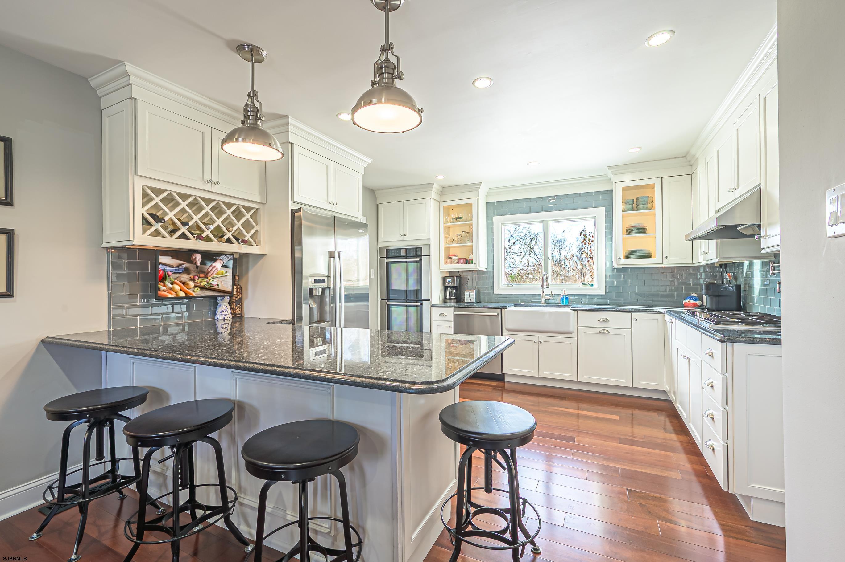 1 Exeter Ct - Picture 