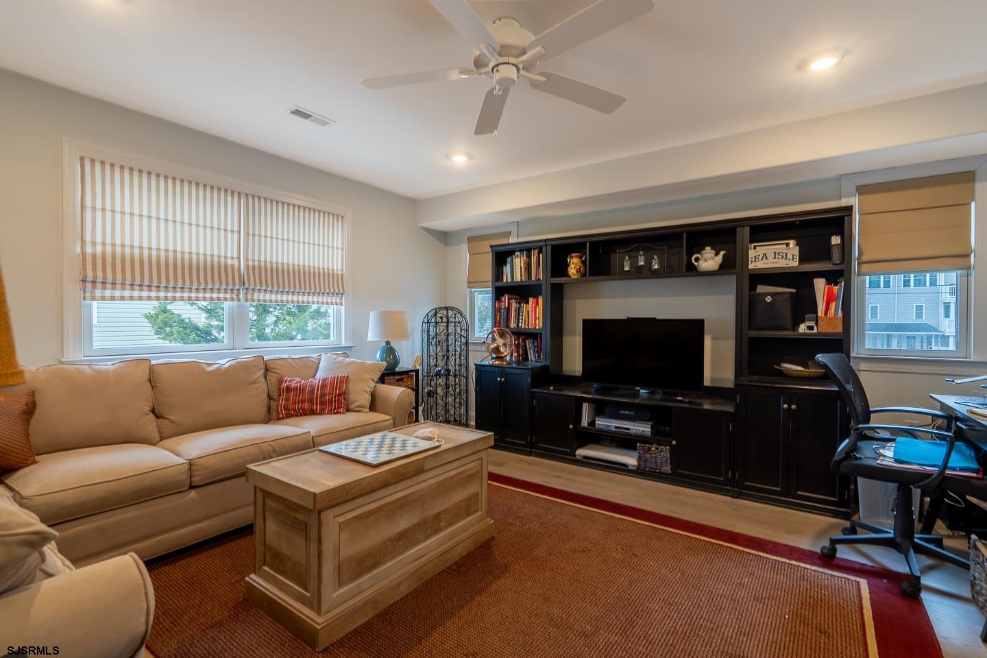 5517 Roberts Avenue - Picture 